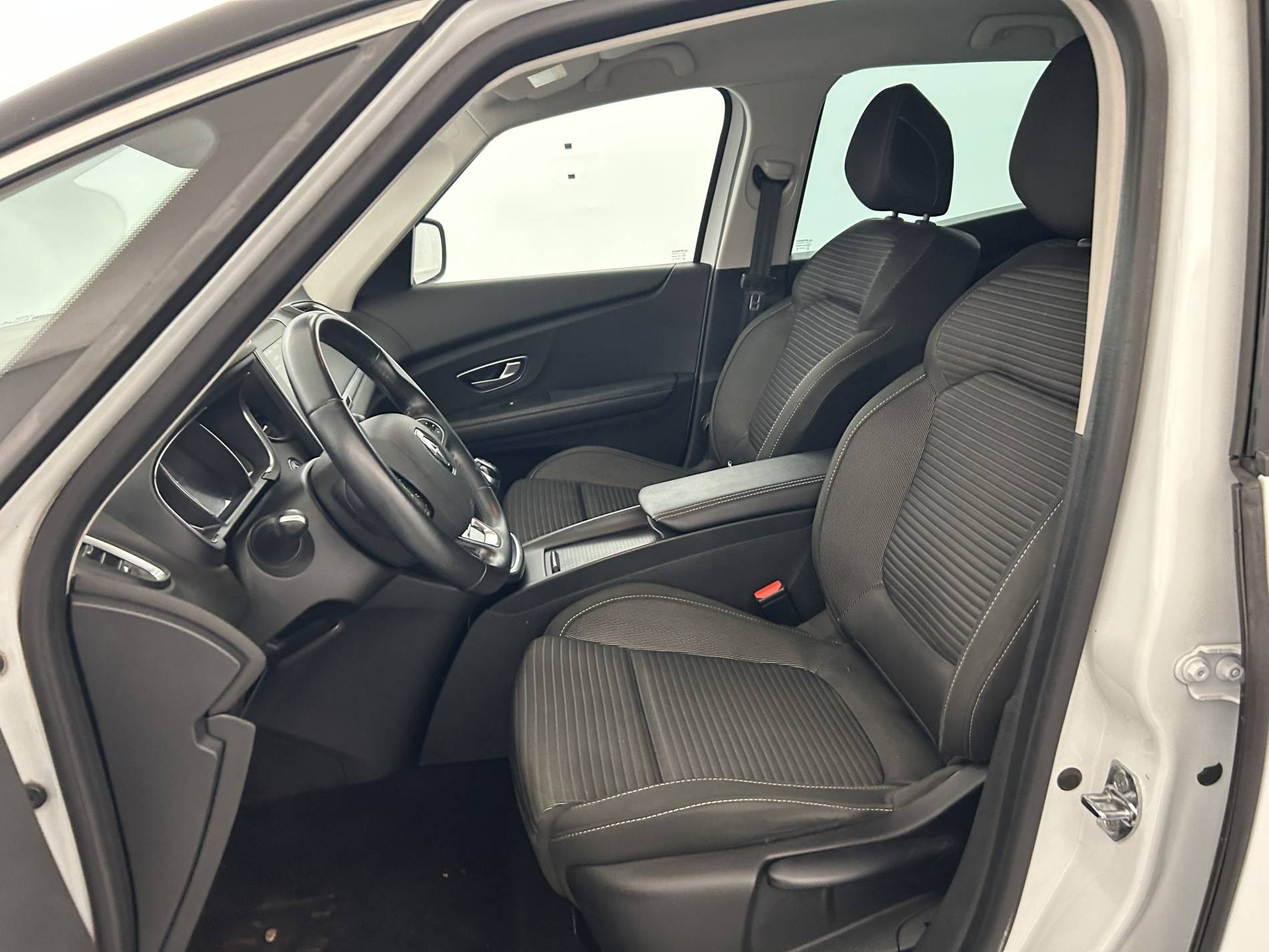 Vente en ligne Renault Scenic 4 Scenic dCi 110 Energy au prix de 12 490 €