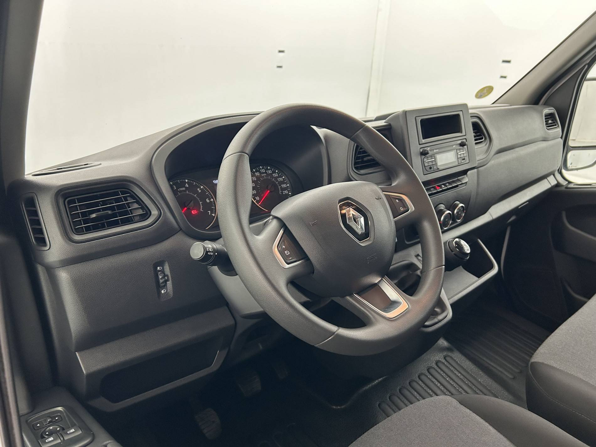 Vente en ligne Renault Master Fourgon MASTER FGN TRAC F3500 L2H2 BLUE DCI 135 au prix de 22 590 €