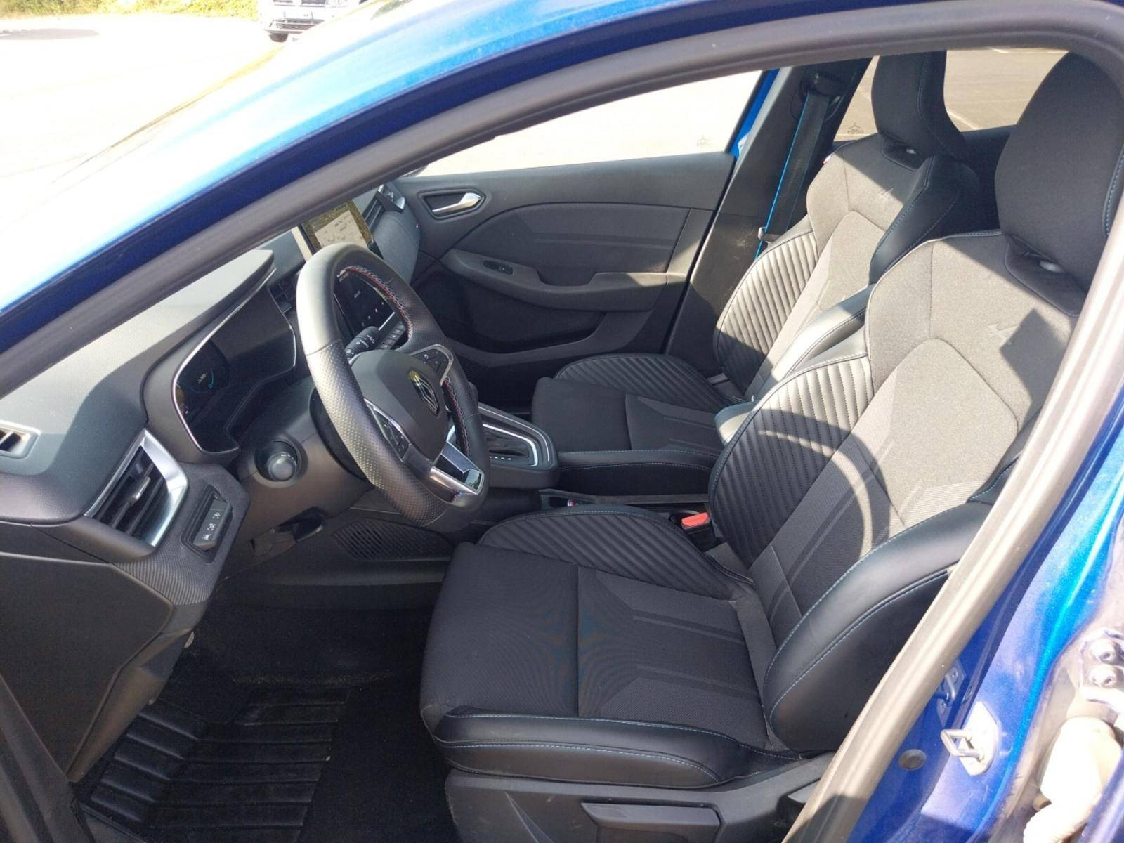 Vente en ligne Renault Clio 5 Clio E-Tech full hybrid 145 au prix de 18 990 €