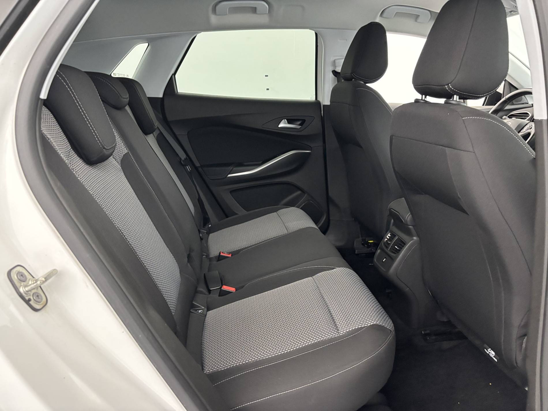 Vente en ligne Opel Grandland X  1.5 Diesel 130 ch BVA8 au prix de 14 890 €
