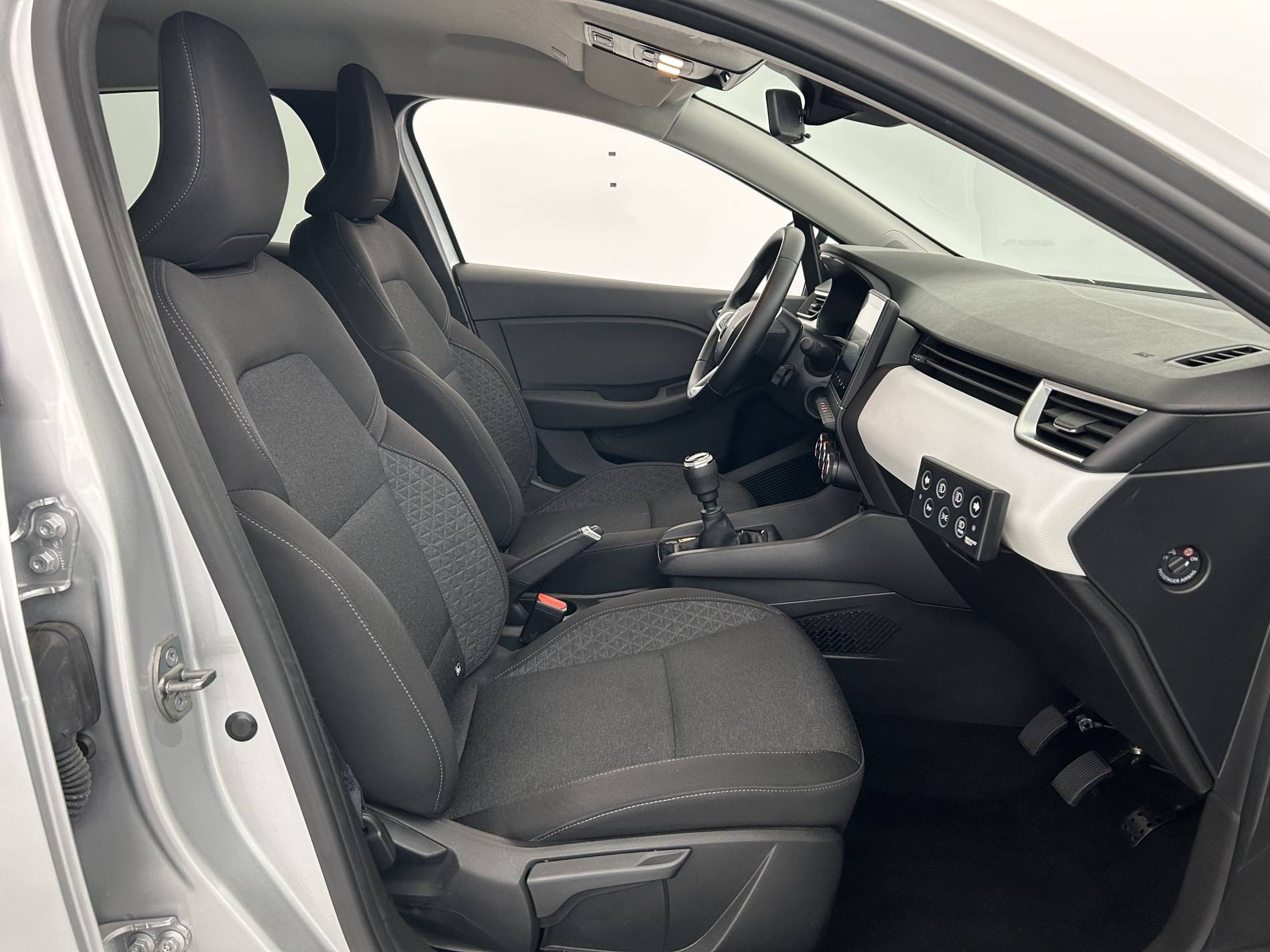 Vente en ligne Renault Clio 5 Clio TCe 90 au prix de 13 890 €