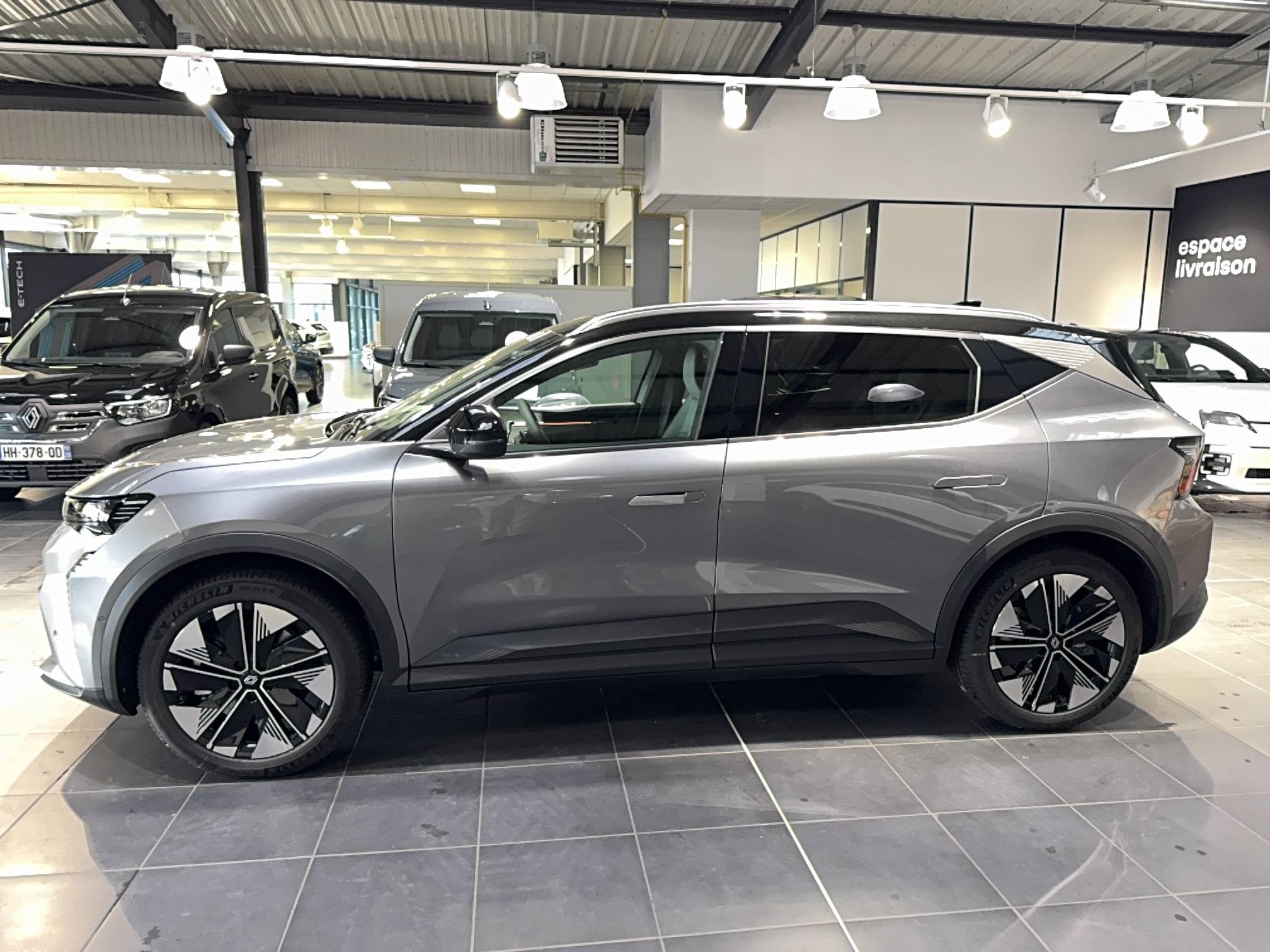 Vente en ligne Renault Scenic E-Tech  220 ch grande autonomie au prix de 43 990 €