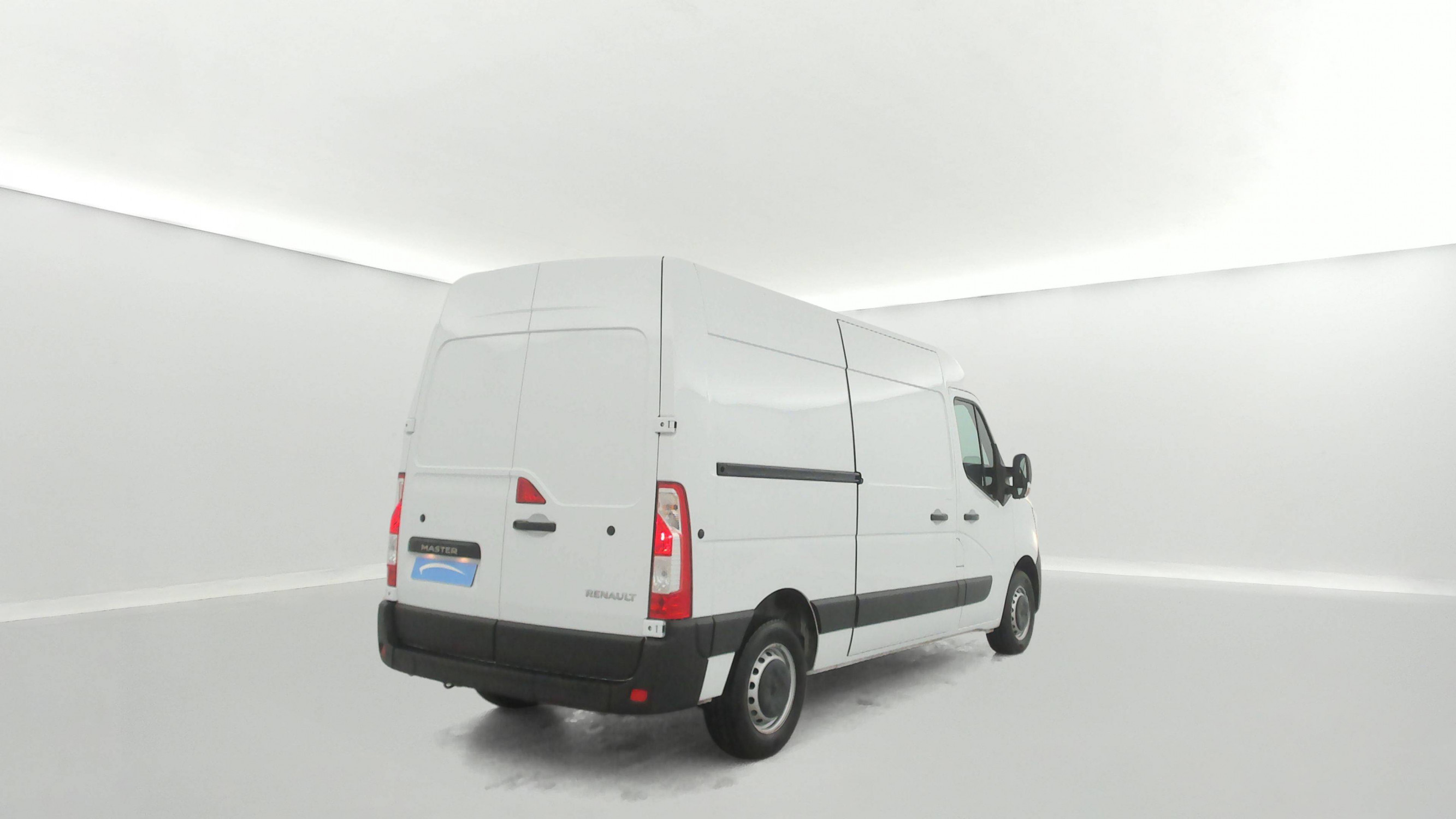 Vente en ligne Renault Master Fourgon MASTER FGN TRAC F3500 L2H2 BLUE DCI 135 au prix de 25 490 €