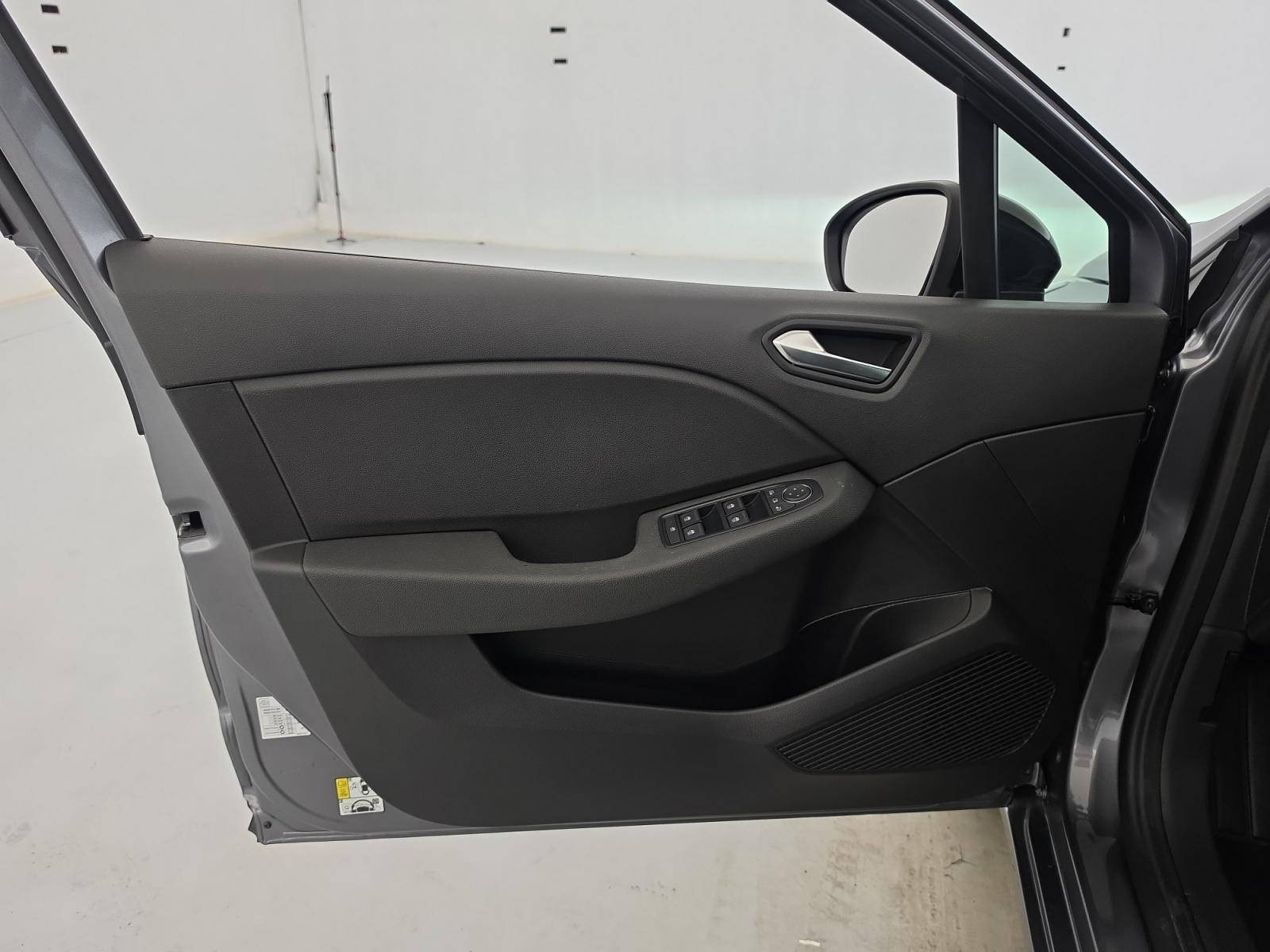 Vente en ligne Renault Clio 5 Clio TCe 90 au prix de 15 900 €