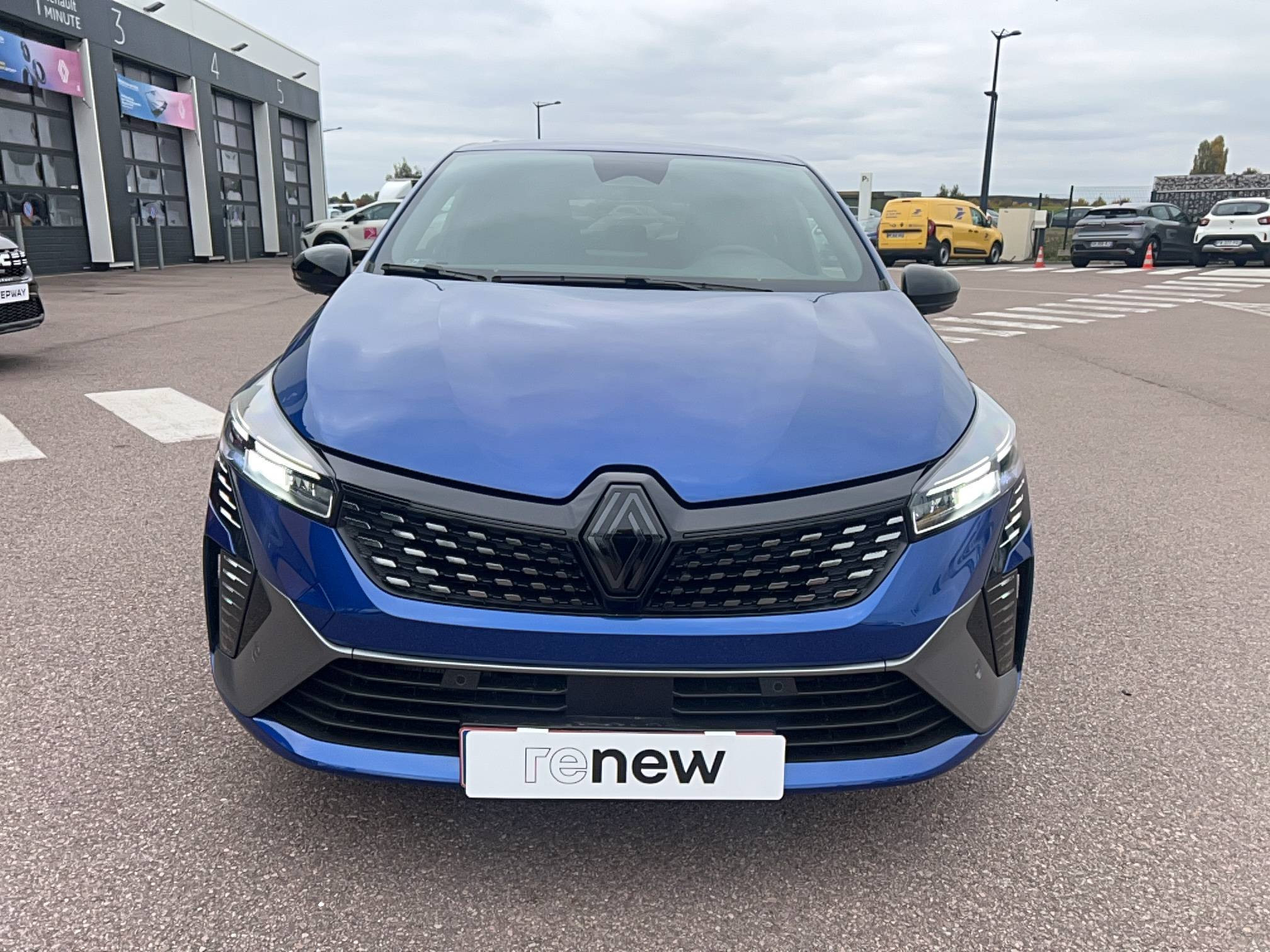 Vente en ligne Renault Clio 5 Clio E-Tech full hybrid 145 ch GSR2 au prix de 22 991 €