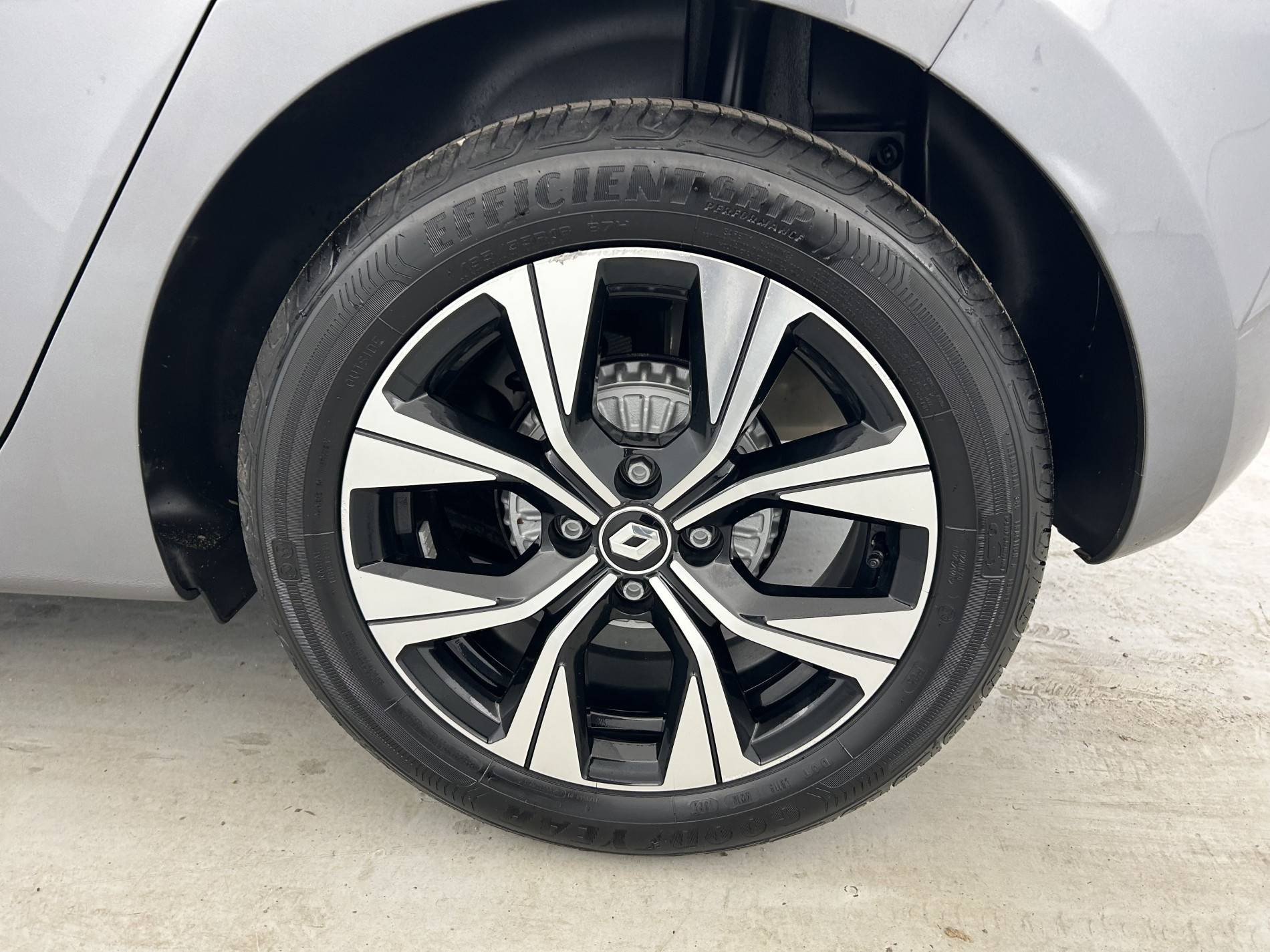 Vente en ligne Renault Clio 5 Clio TCe 90 au prix de 15 490 €