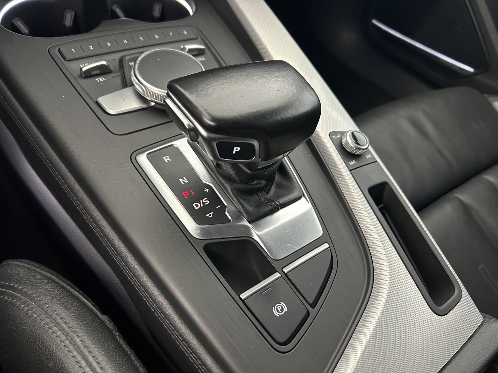 Vente en ligne Audi A4  2.0 TFSI 252 S tronic 7 Quattro au prix de 21 490 €