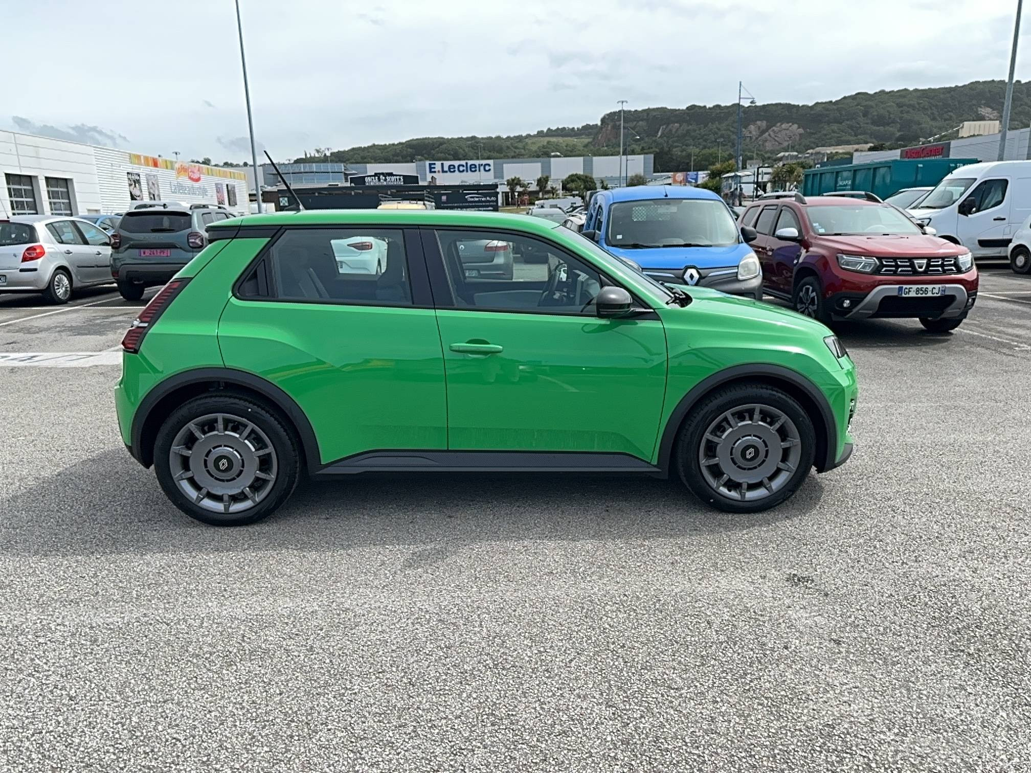 Vente en ligne Renault R5 E-Tech  120 ch autonomie urbaine au prix de 26 900 €