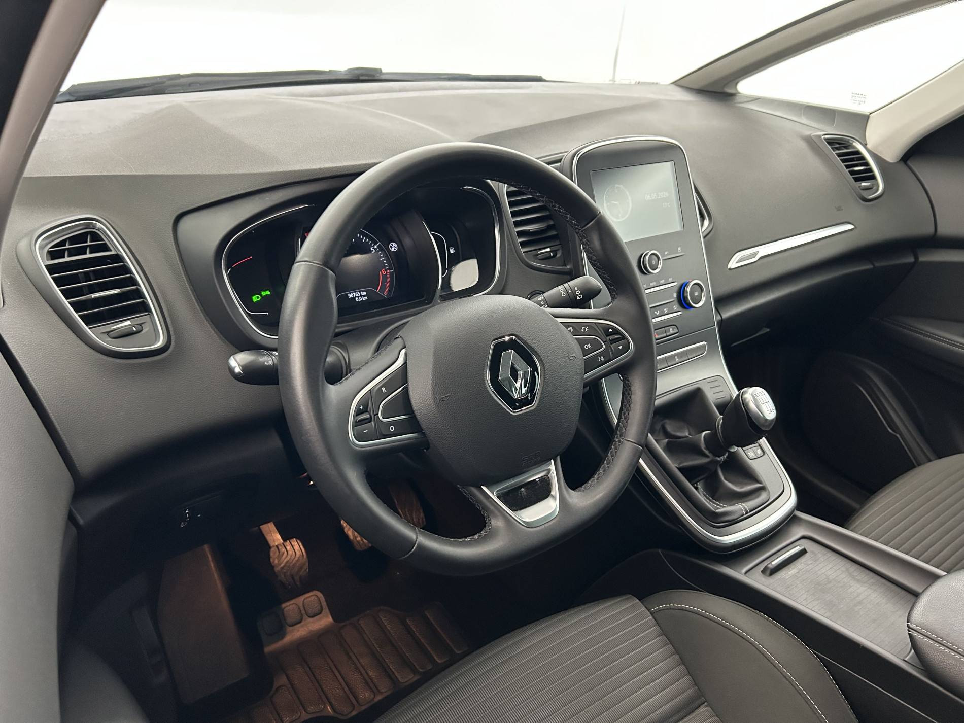 Vente en ligne Renault Scenic 4 Scenic TCe 115 FAP - 21 au prix de 14 790 €