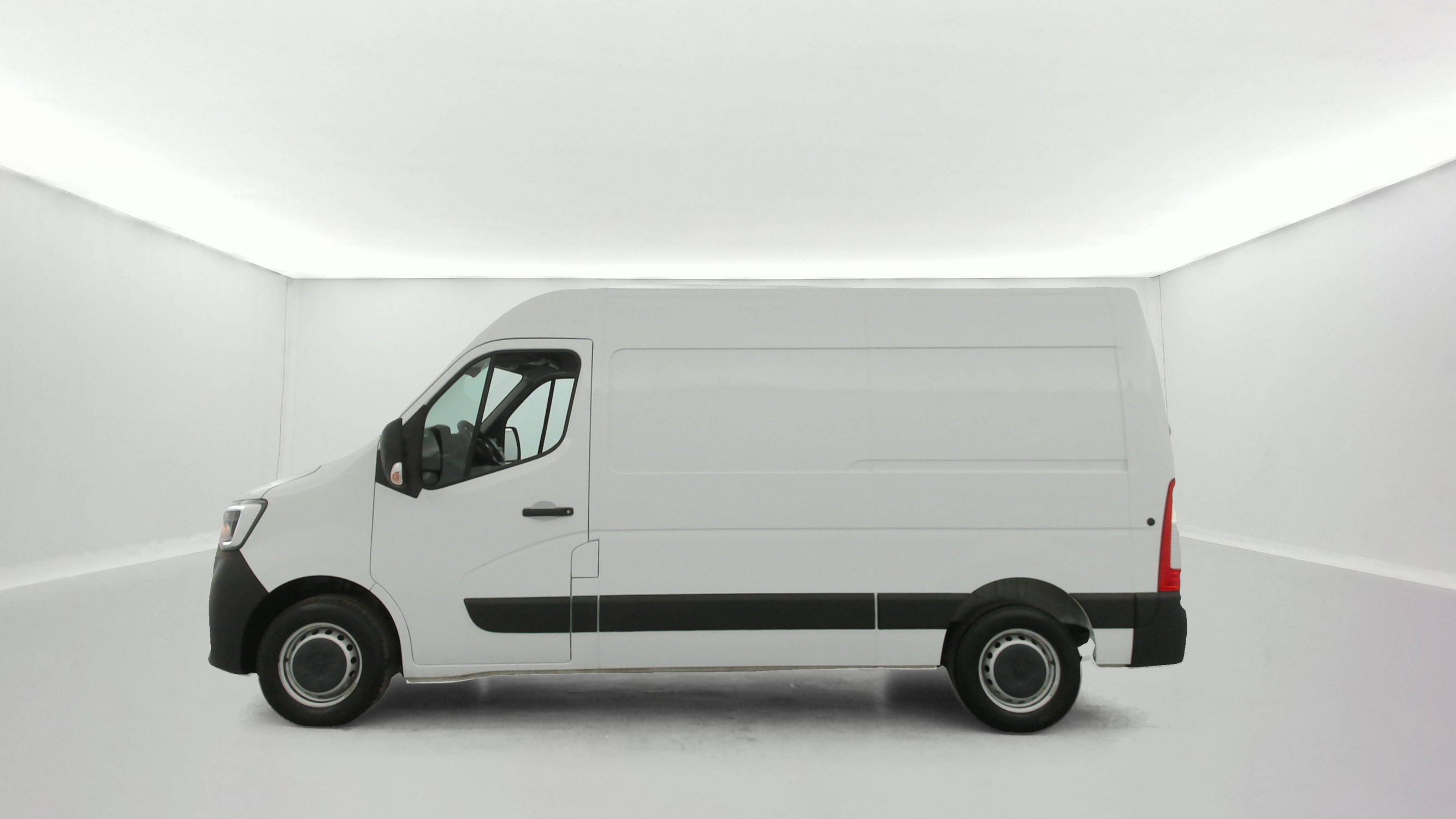 Vente en ligne Renault Master Fourgon MASTER FGN TRAC F3500 L2H2 BLUE DCI 135 au prix de 25 900 €