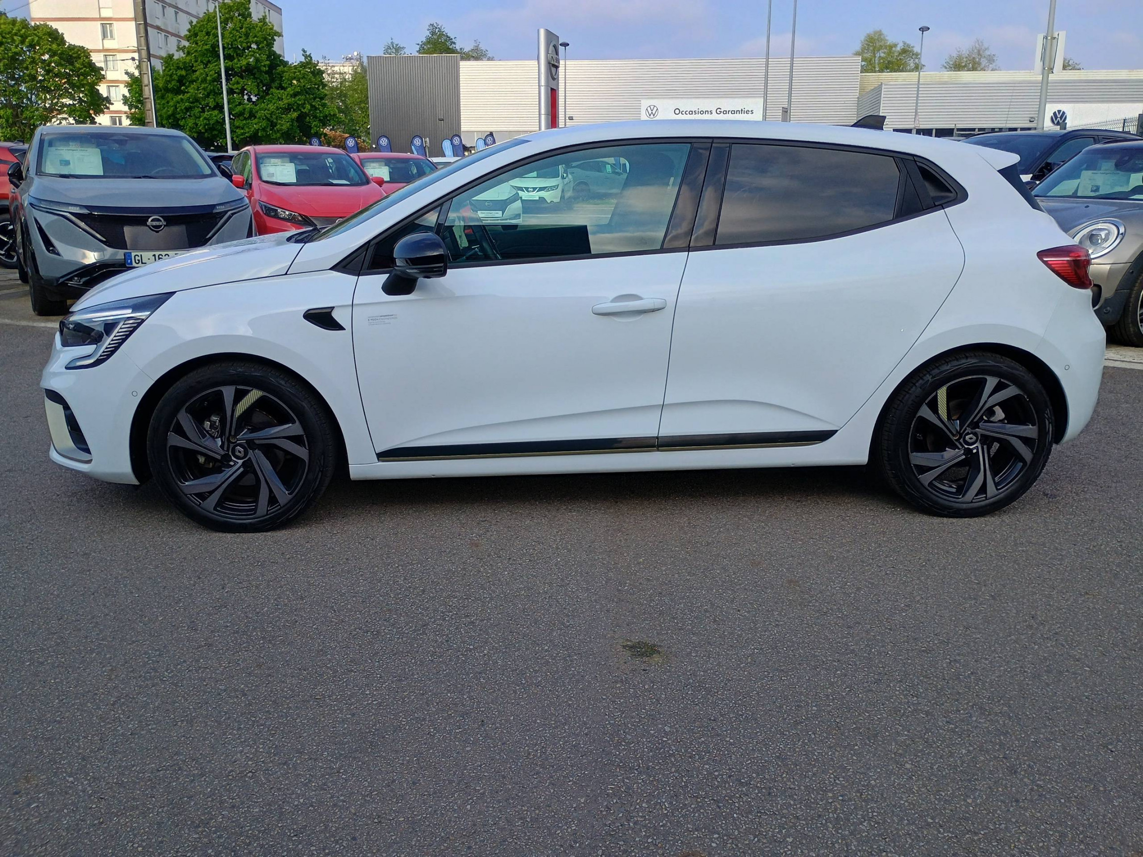 Vente en ligne Renault Clio 5 Clio E-Tech hybride 145 au prix de 20 490 €