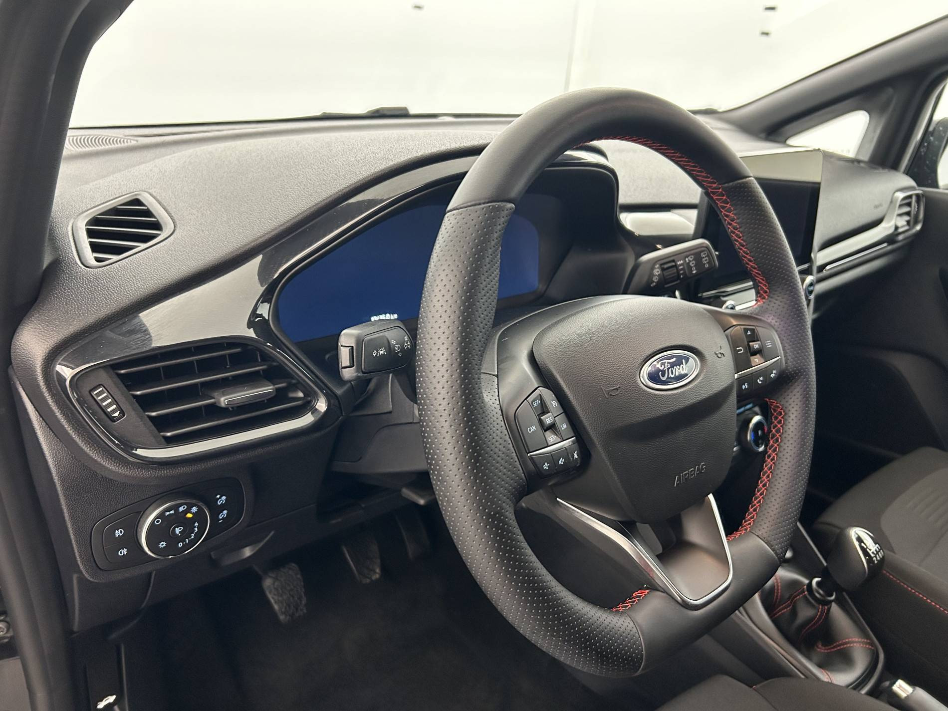 Vente en ligne Ford Fiesta  1.0 Flexifuel 95 ch S&S BVM6 au prix de 16 991 €