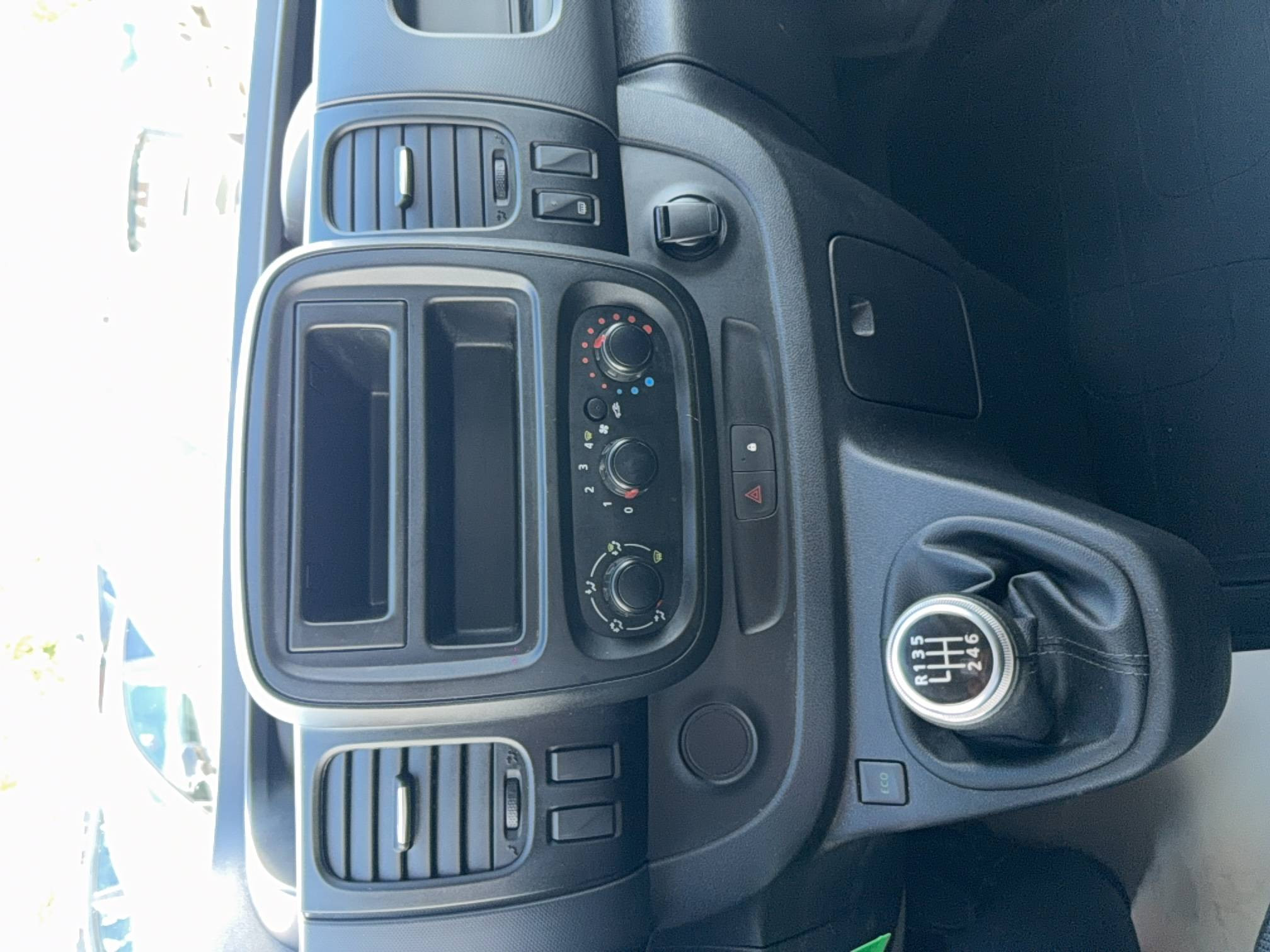 Vente en ligne Renault Trafic 3 Fourgon TRAFIC FGN L1H1 1000 KG DCI 120 au prix de 19 990 €