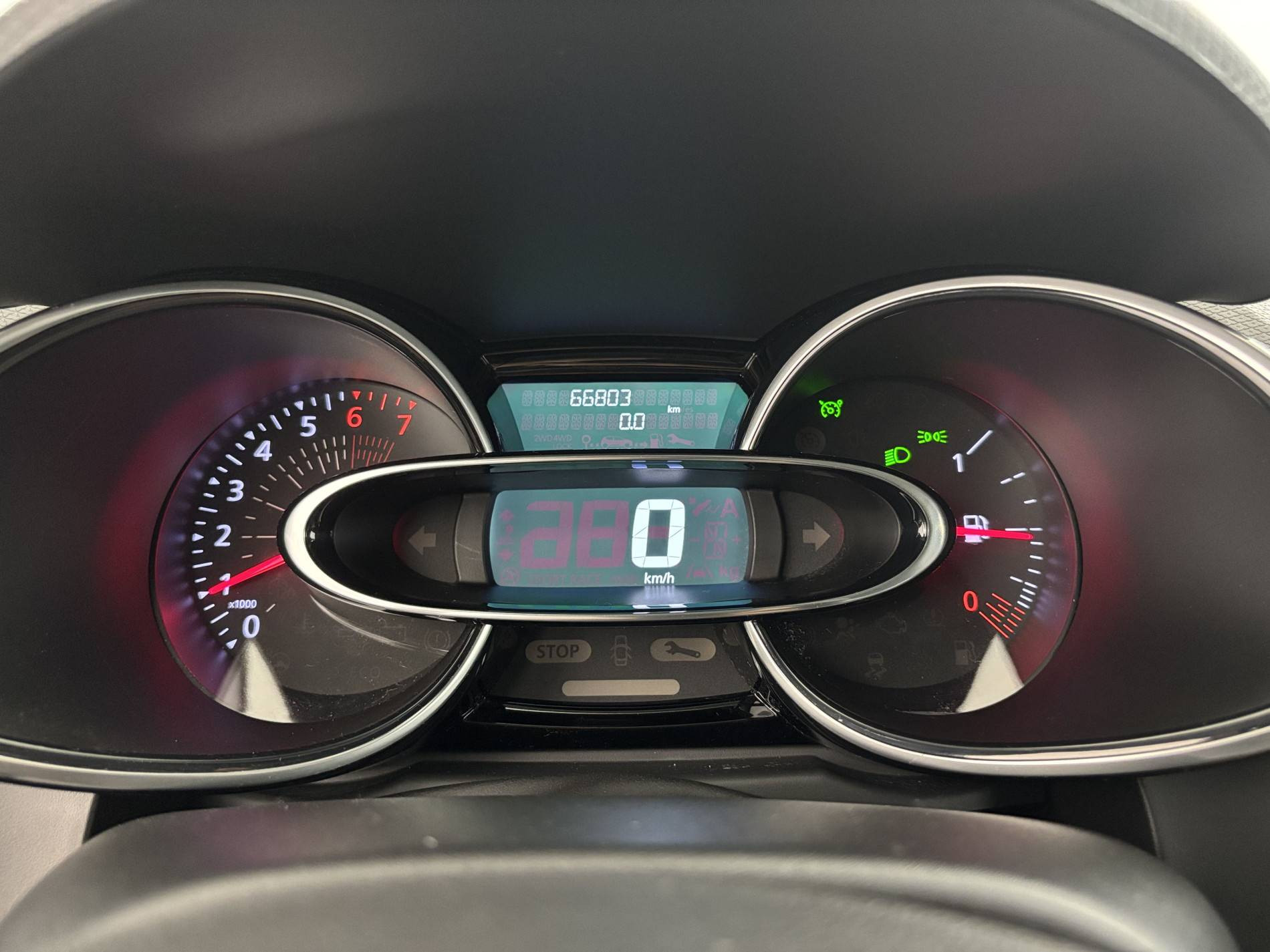 Vente en ligne Renault Clio 4 Clio TCe 90 E6C au prix de 11 790 €