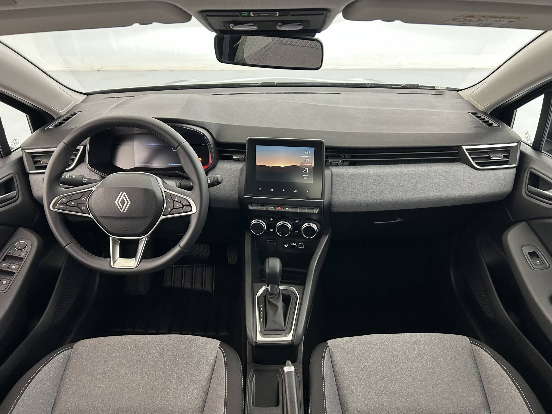 Vente en ligne Renault Clio 5 Clio E-Tech full hybrid 145 ch GSR2 au prix de 19 790 €