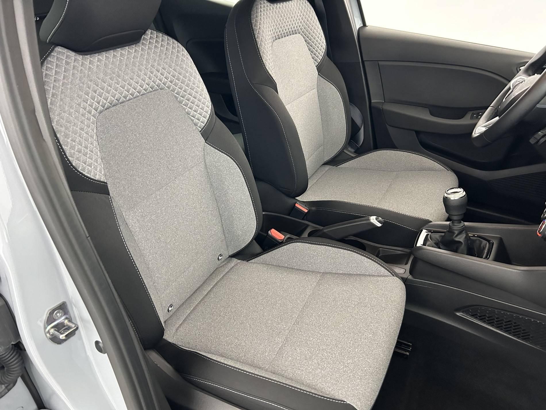 Vente en ligne Renault Clio 5 Clio TCe 90 au prix de 15 490 €
