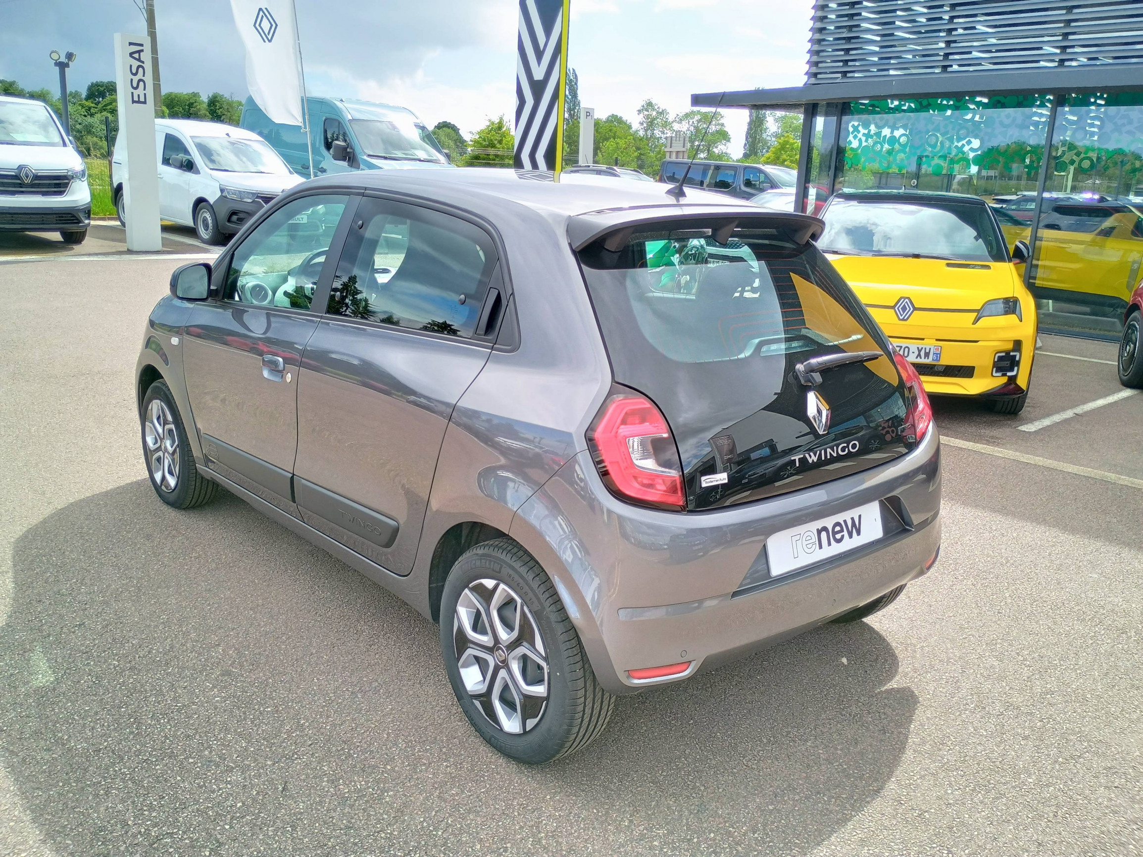 Vente en ligne Renault Twingo Electrique Twingo III E-Tech au prix de 12 991 €