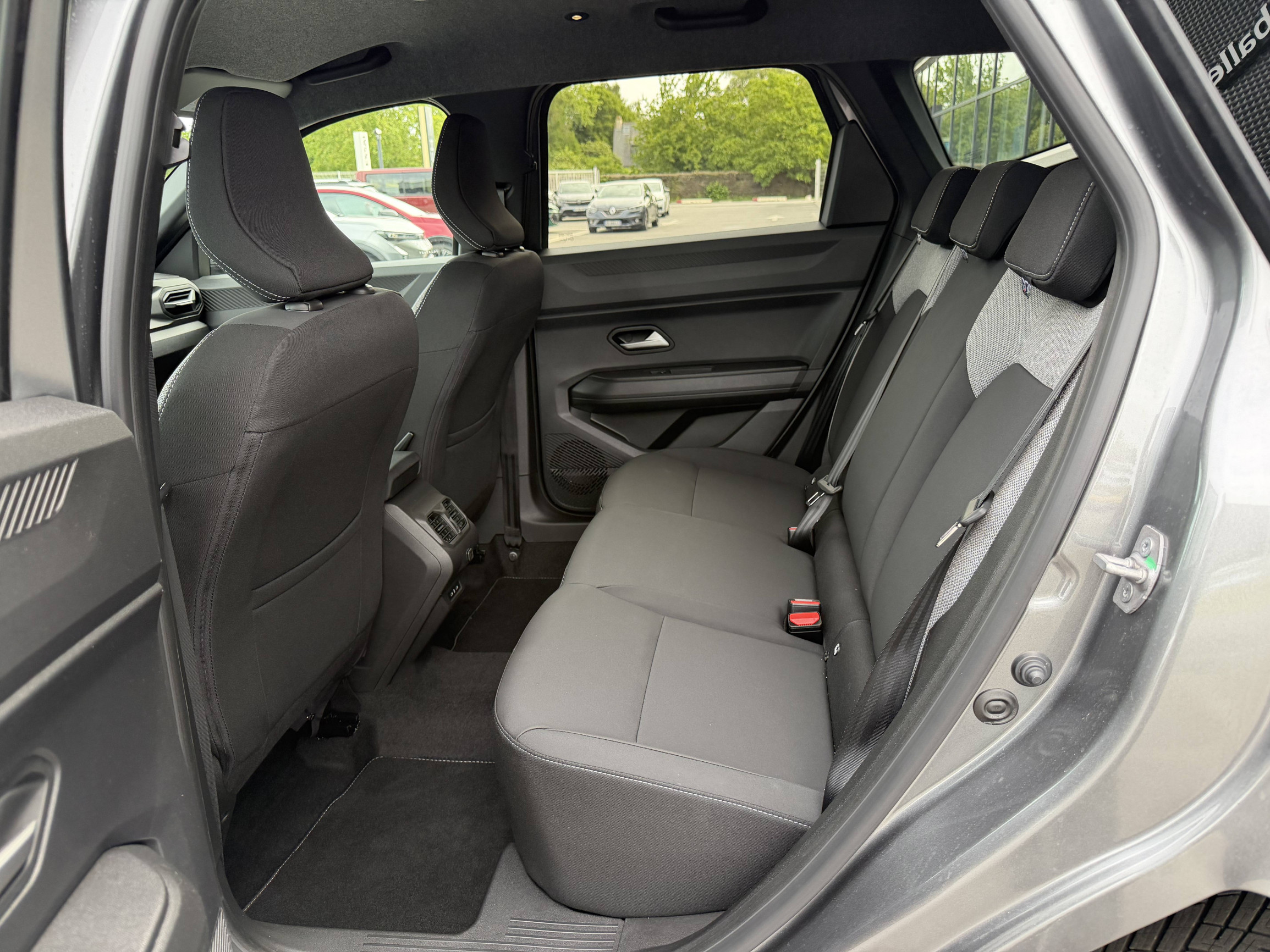 Vente en ligne Dacia Bigster Bigster Hybrid-G 150 4x4 au prix de 32 390 €
