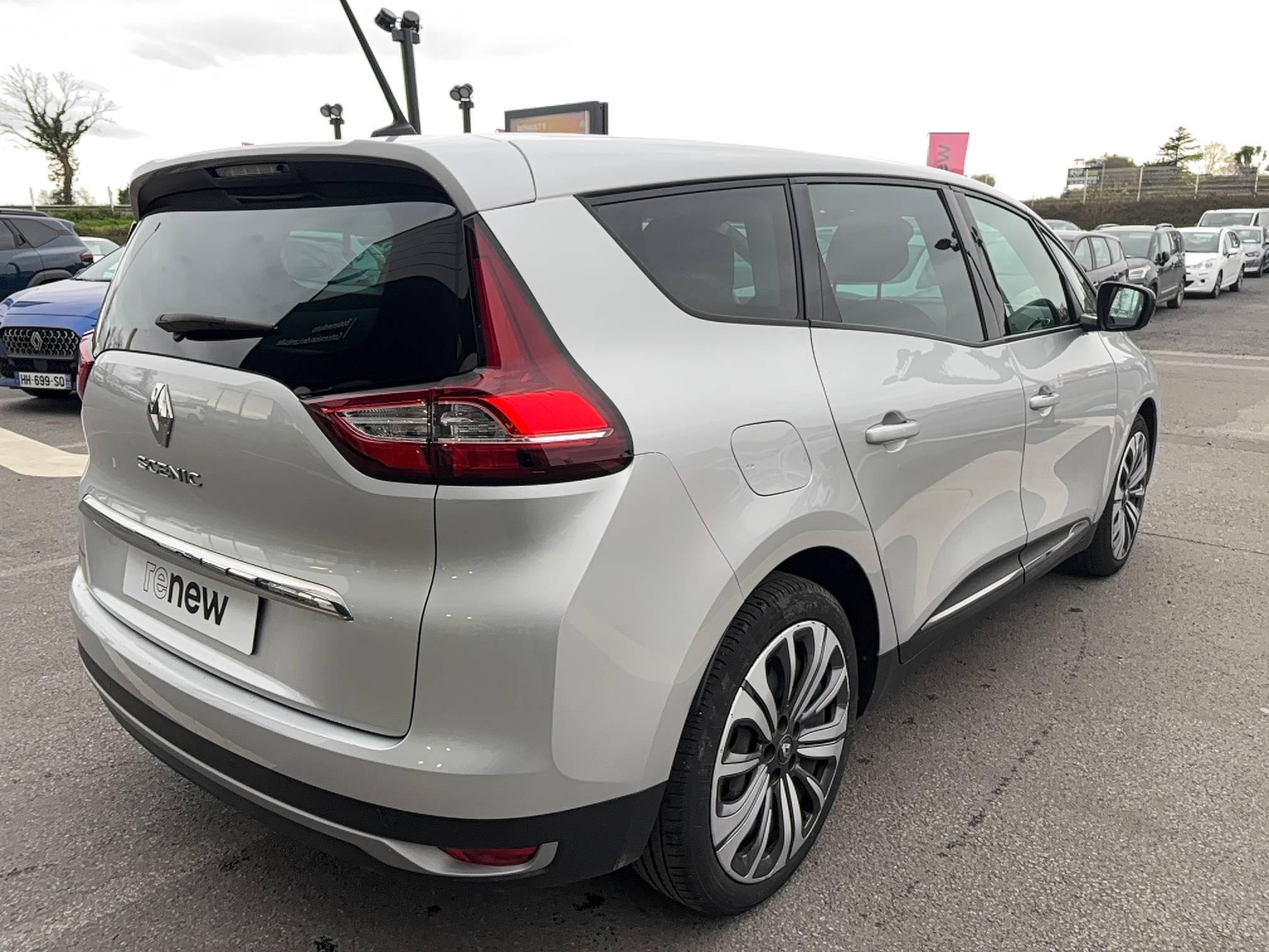 Vente en ligne Renault Grand Scenic 4 Grand Scenic TCe 140 FAP EDC - 21 au prix de 16 690 €