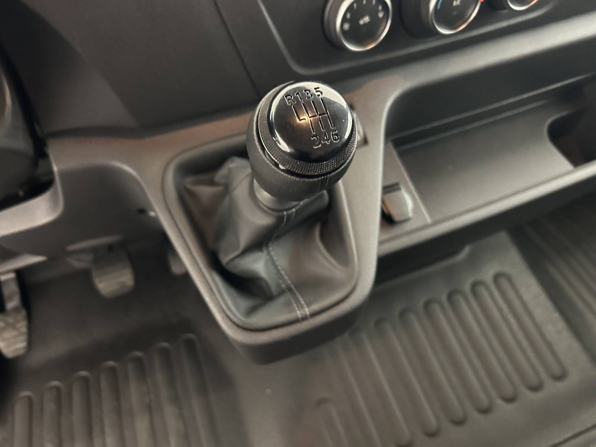 Vente en ligne Renault Master Fourgon MASTER FGN TRAC F3500 L3H3 BLUE DCI 135 au prix de 28 790 €