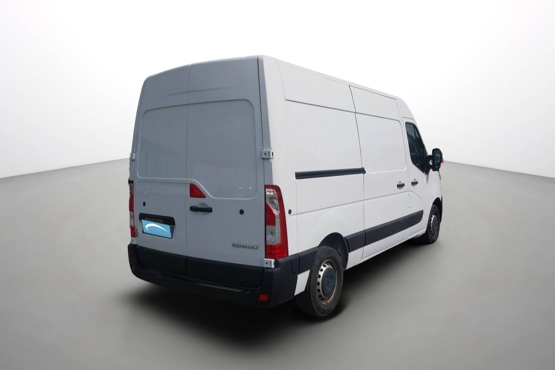 Vente en ligne Renault Master Fourgon MASTER FGN TRAC F3500 L2H2 BLUE DCI 135 au prix de 24 990 €