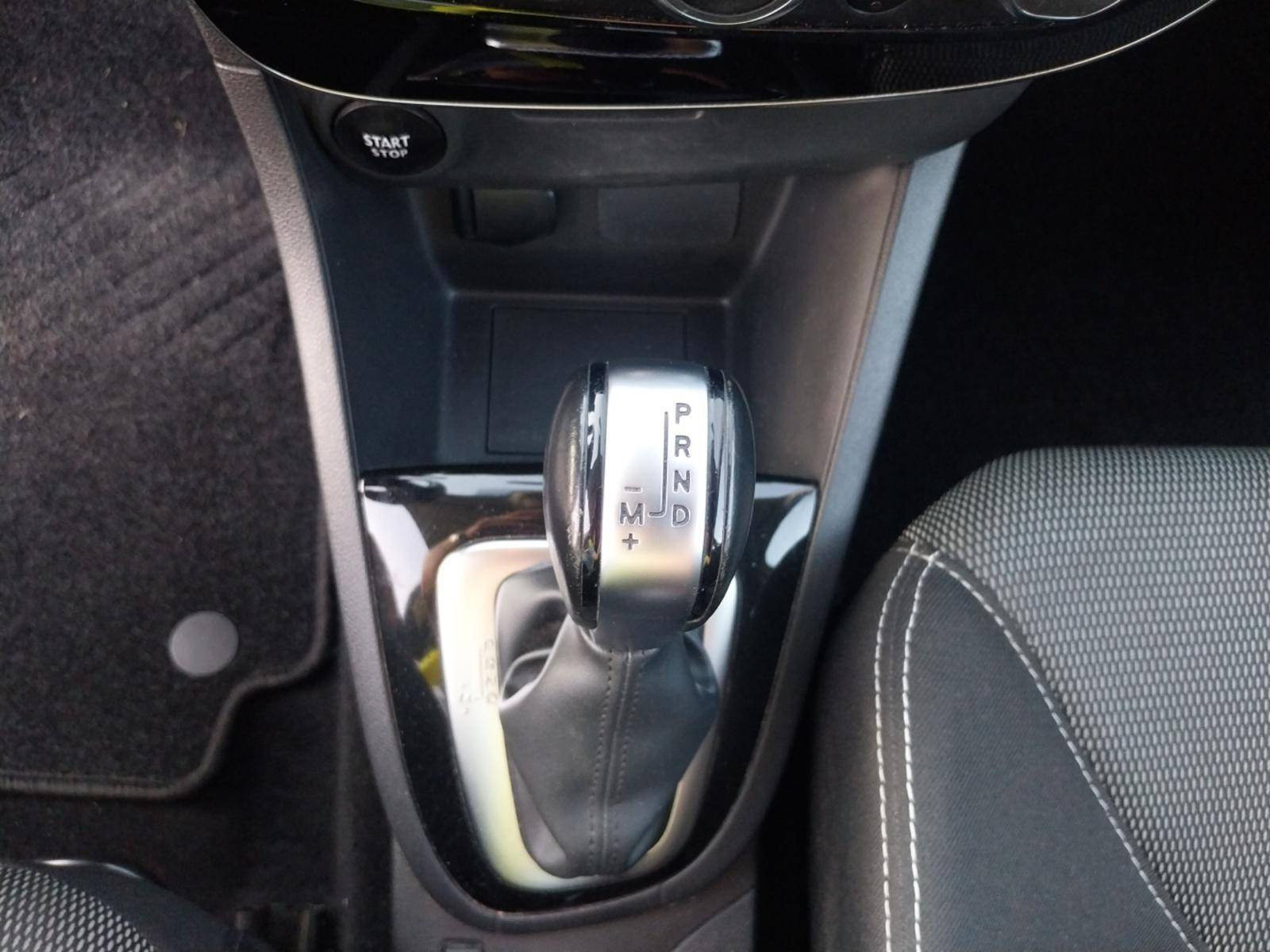 Vente en ligne Renault Clio 4 Estate Clio Estate dCi 90 E6C au prix de 11 590 €