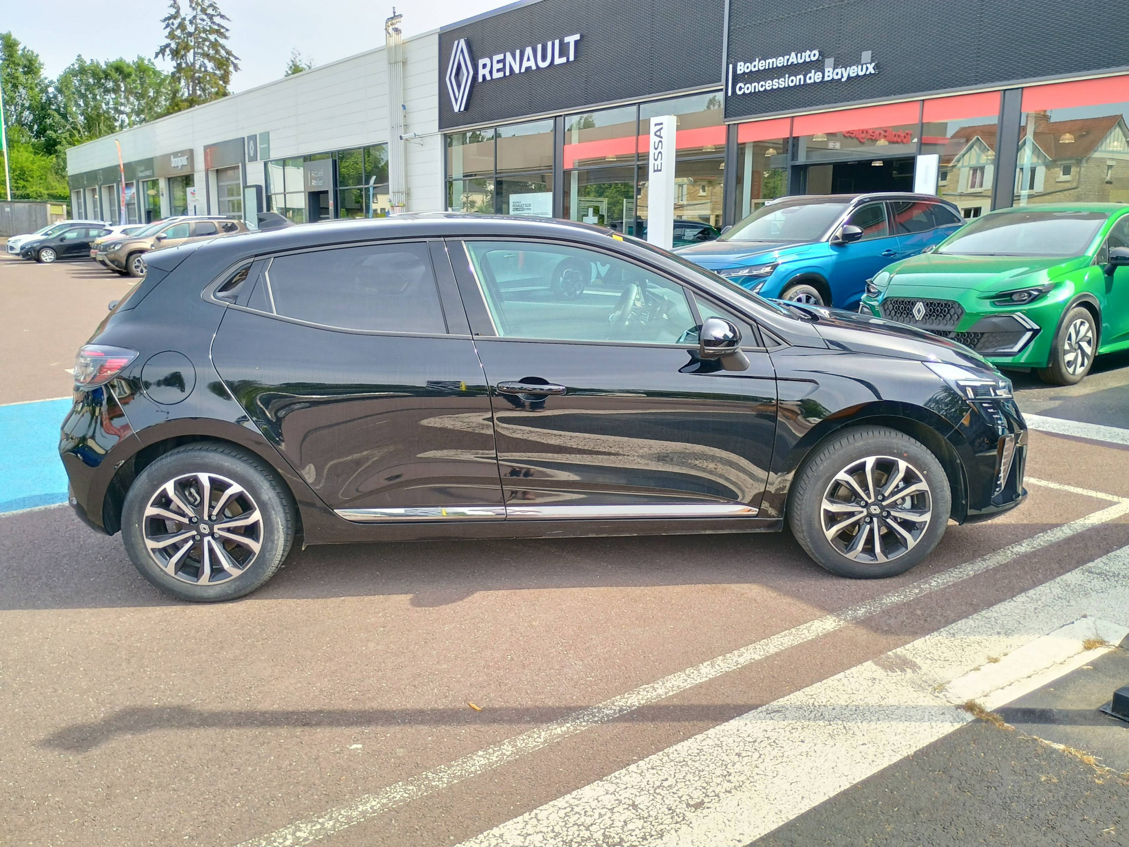 Vente en ligne Renault Clio 5 Clio E-Tech full hybrid 145 ch GSR2 au prix de 23 590 €