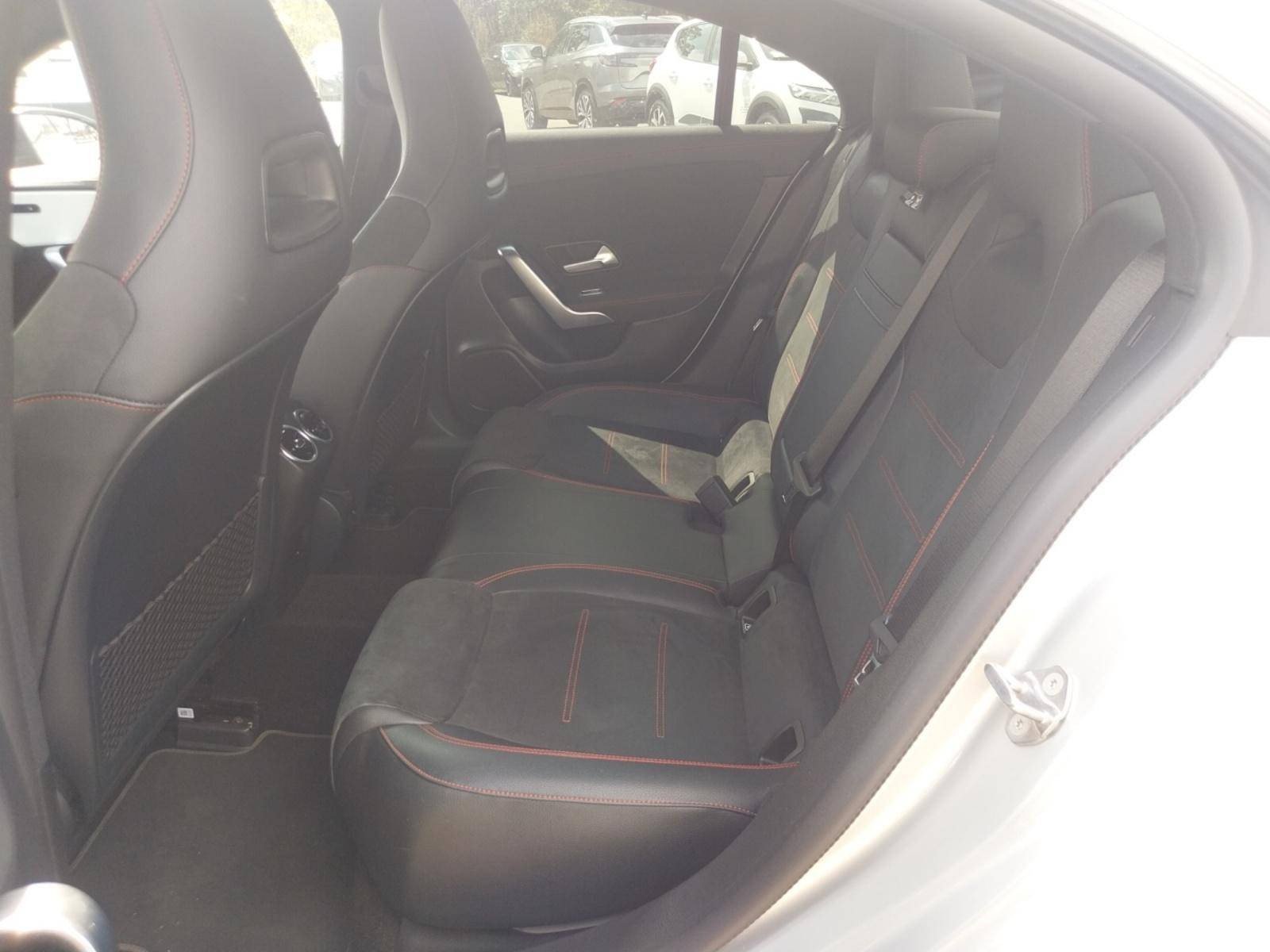 Vente en ligne Mercedes CLA Shooting Brake CLA Coupé 180 d 8G-DCT au prix de 25 990 €