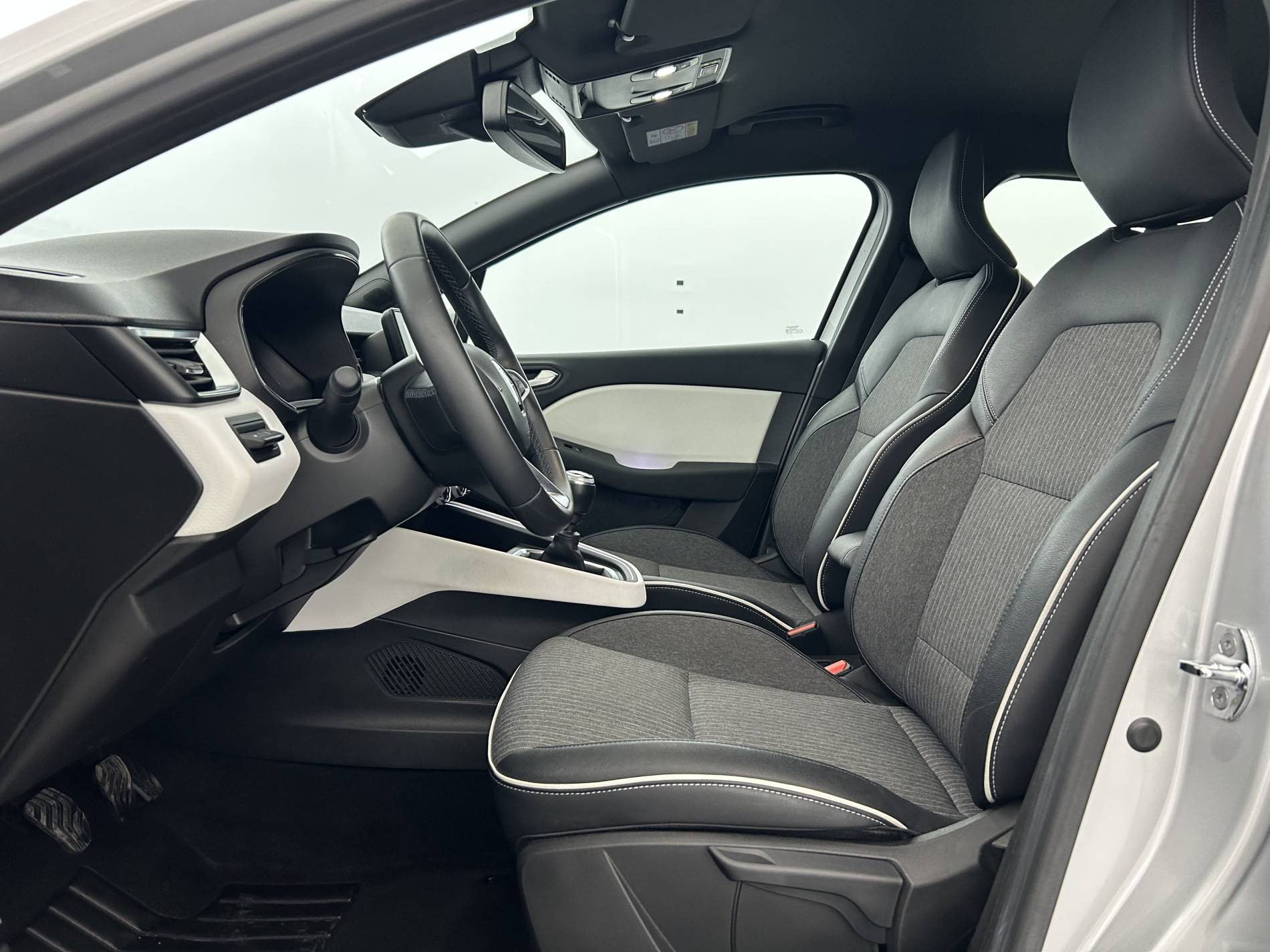 Vente en ligne Renault Clio 5 Clio TCe 140 - 21N au prix de 15 790 €