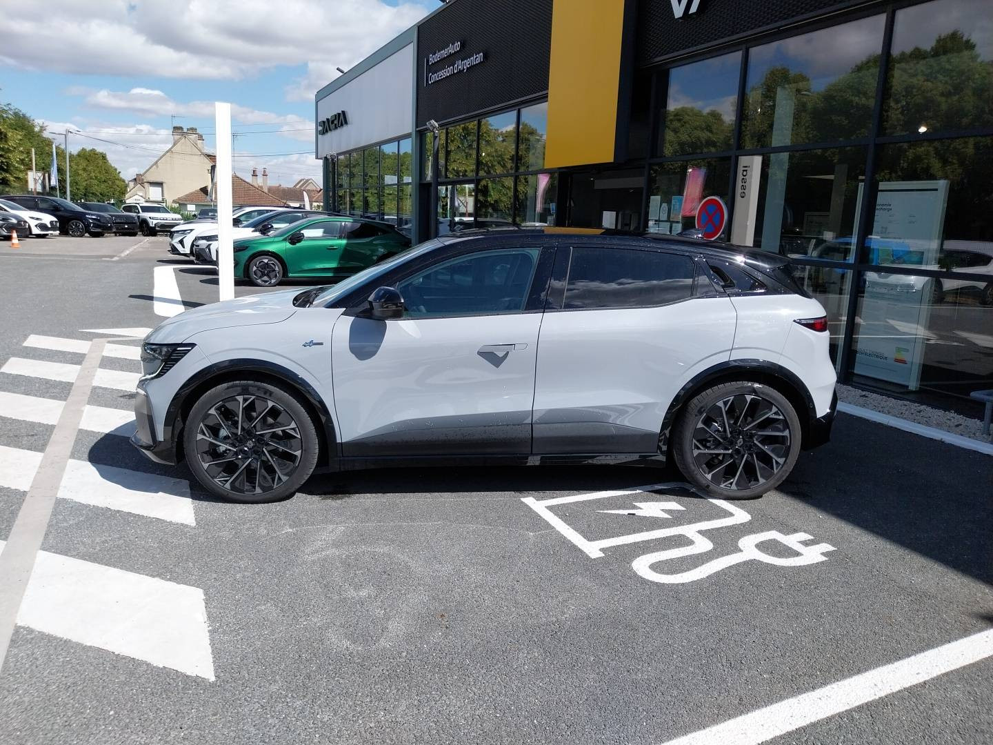 Vente en ligne Renault Megane E-Tech  220 ch autonomie confort au prix de 44 000 €