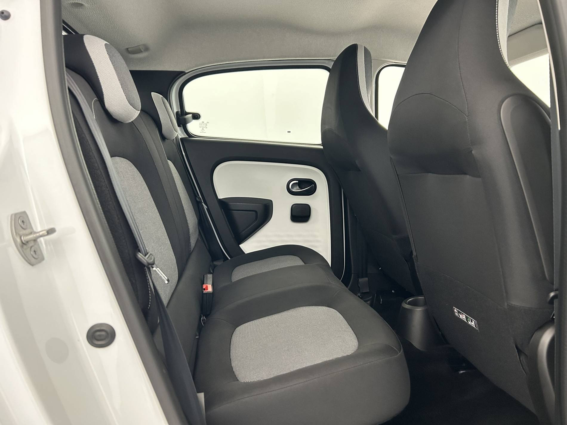 Vente en ligne Renault Twingo Electrique Twingo III E-Tech au prix de 12 490 €