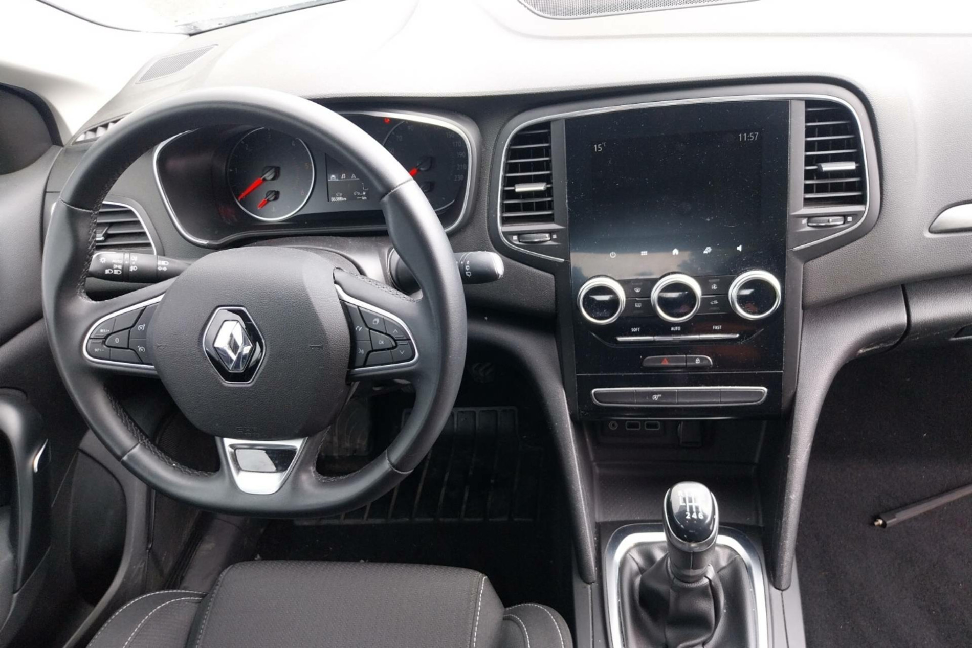 Vente en ligne Renault Megane 4  BLUE DCI 115 - 21N au prix de 13 690 €