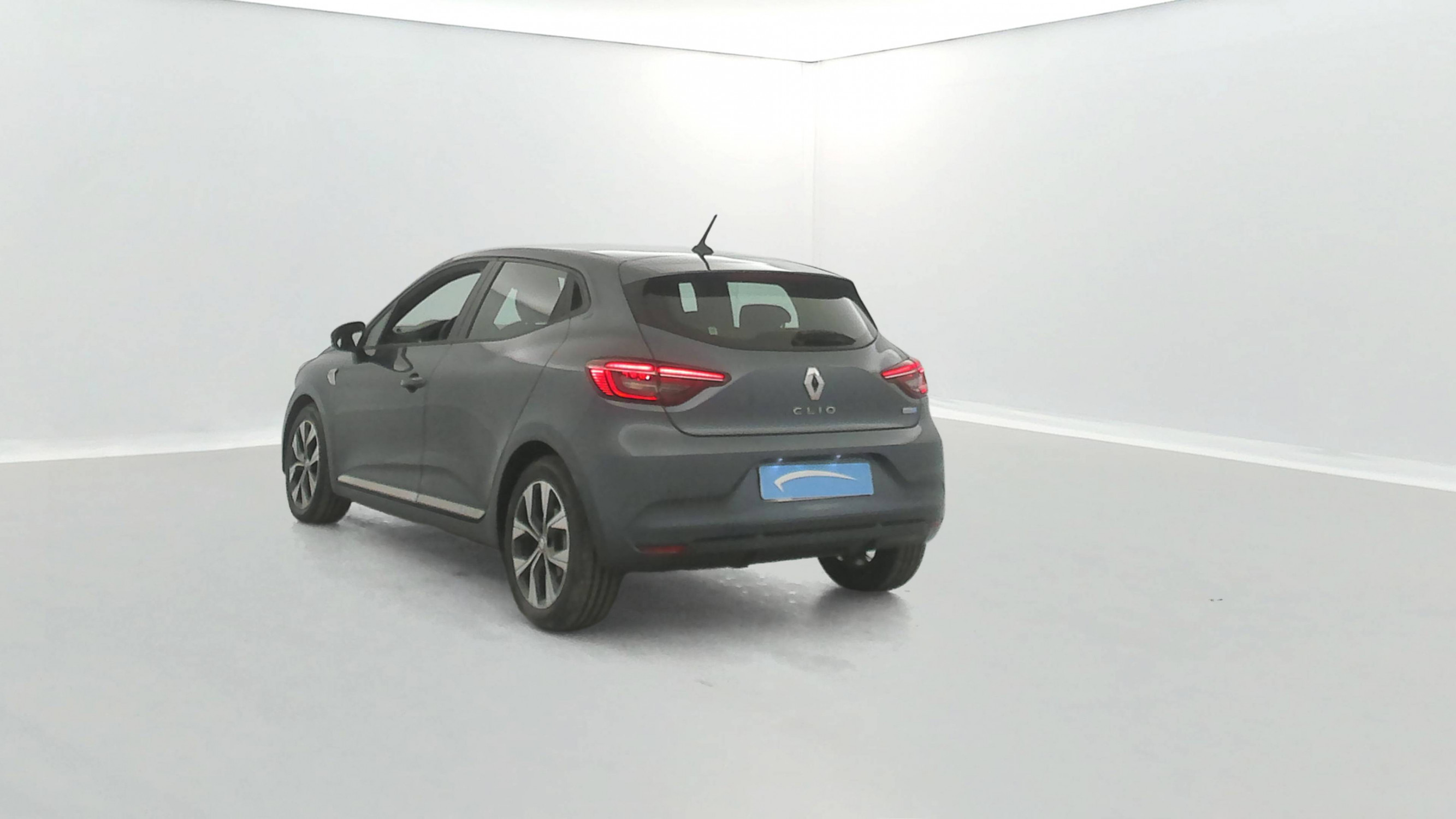 Vente en ligne Renault Clio 5 Clio E-Tech 140 - 21N au prix de 17 000 €