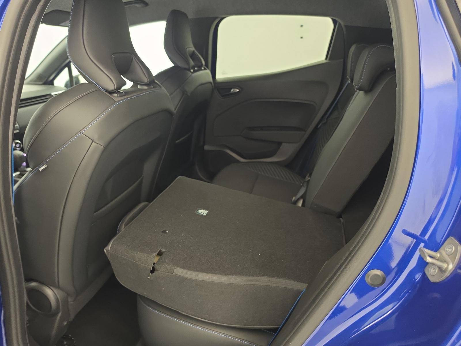 Vente en ligne Renault Clio 5 Clio E-Tech full hybrid 145 au prix de 21 990 €