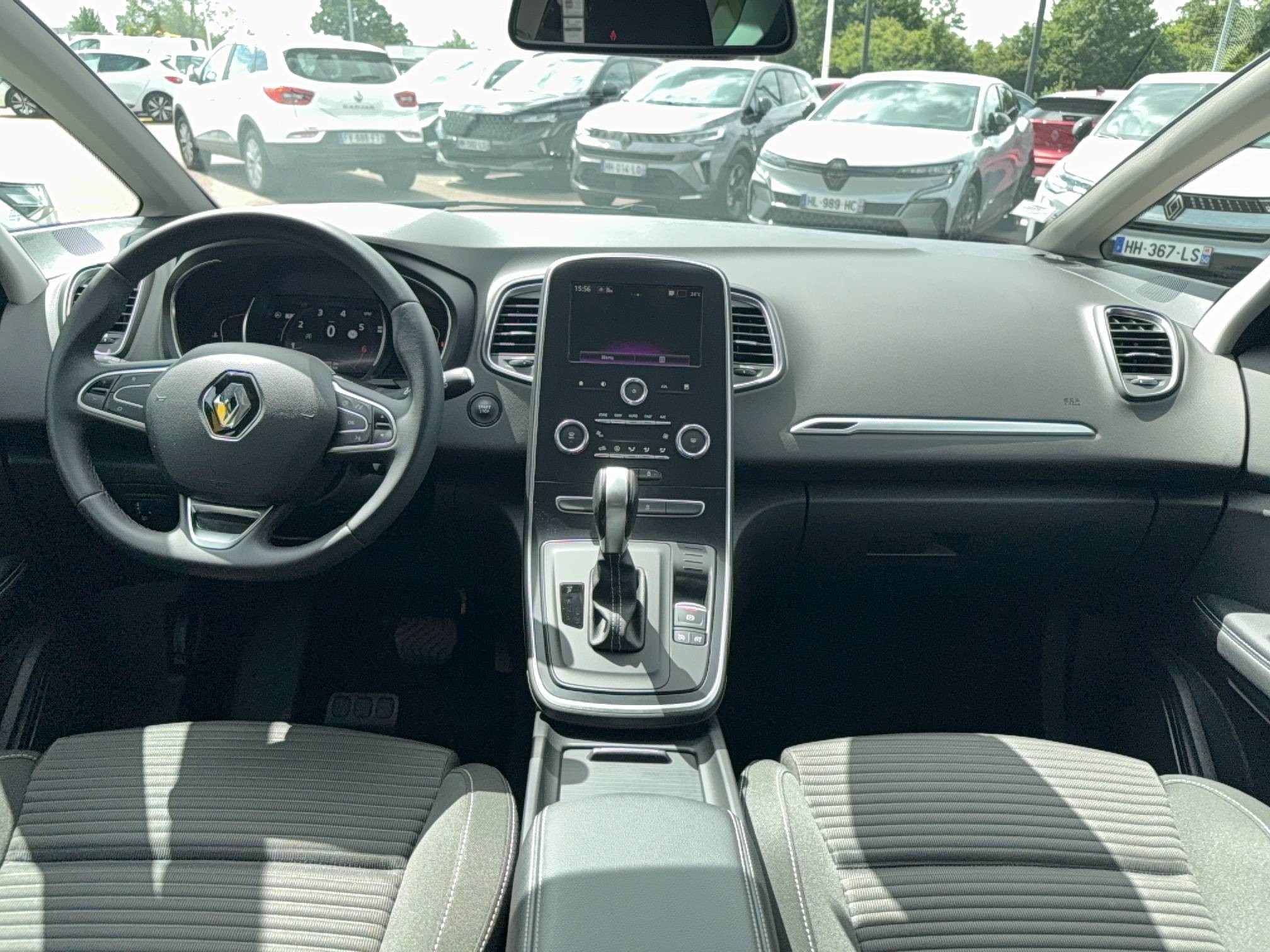 Vente en ligne Renault Grand Scenic 4 Grand Scenic TCe 140 EDC au prix de 22 830 €