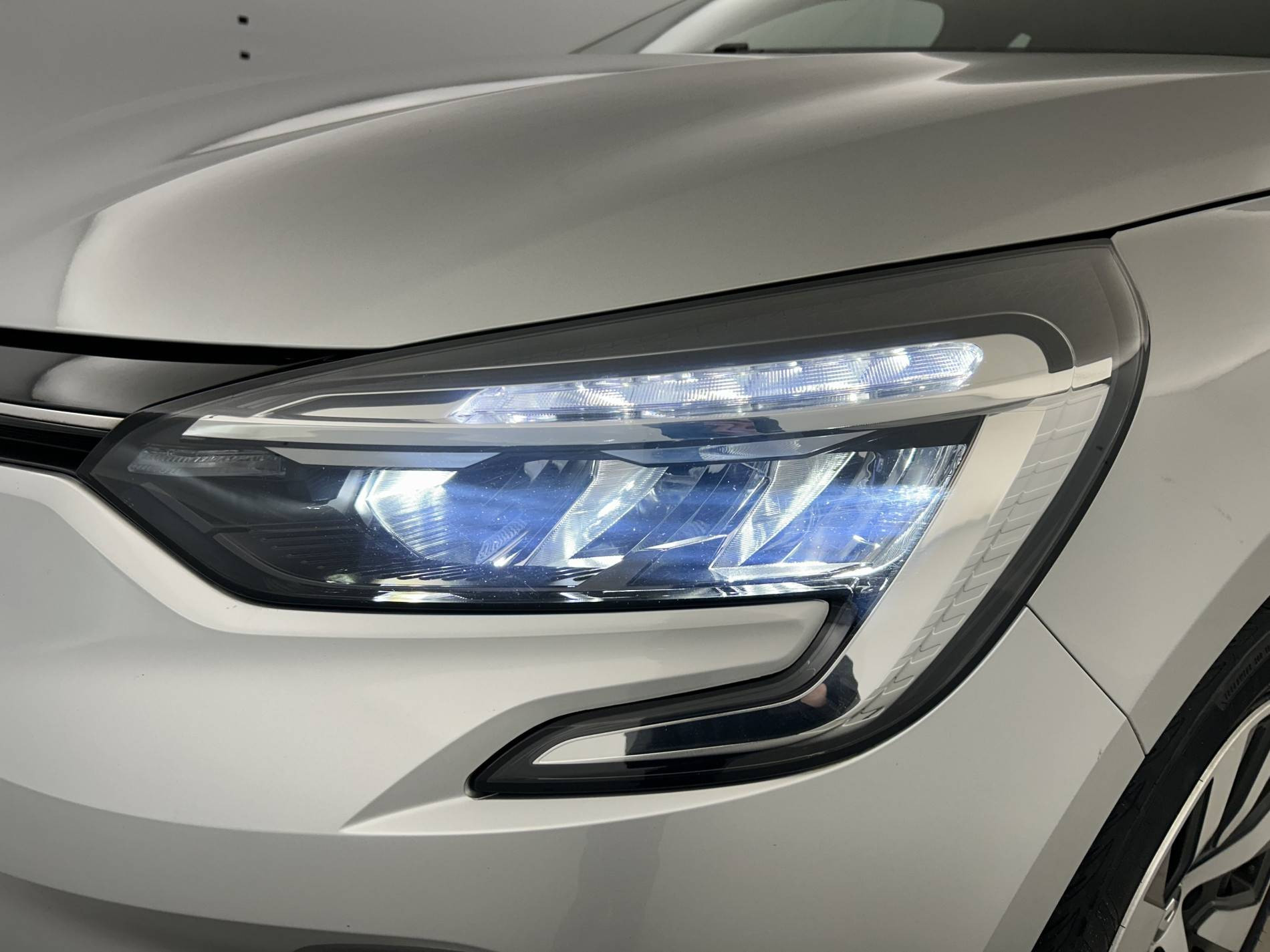 Vente en ligne Renault Clio 5 Clio TCe 90 au prix de 13 390 €