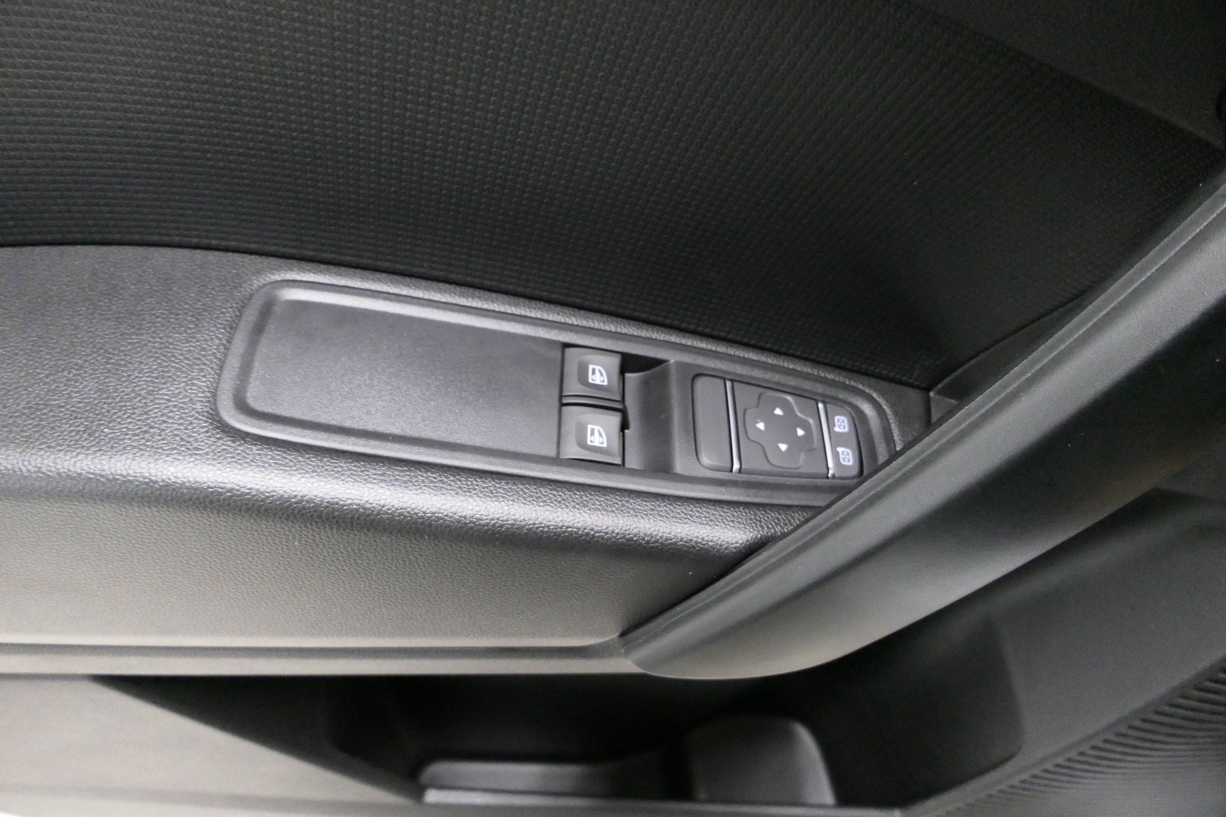 Vente en ligne Renault Kangoo Van E-Tech  FG TOLE L2 AC11 GSR2 au prix de 29 490 €