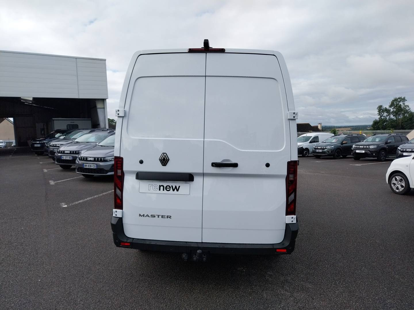 Vente en ligne Renault Master Fourgon MASTER FG BLUE DCI 130 L2H2 3T5 TR au prix de 30 990 €