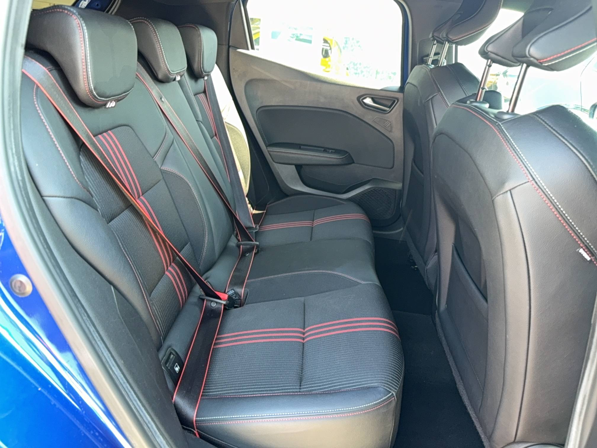 Vente en ligne Renault Clio 5 Clio TCe 140 - 21 au prix de 15 540 €