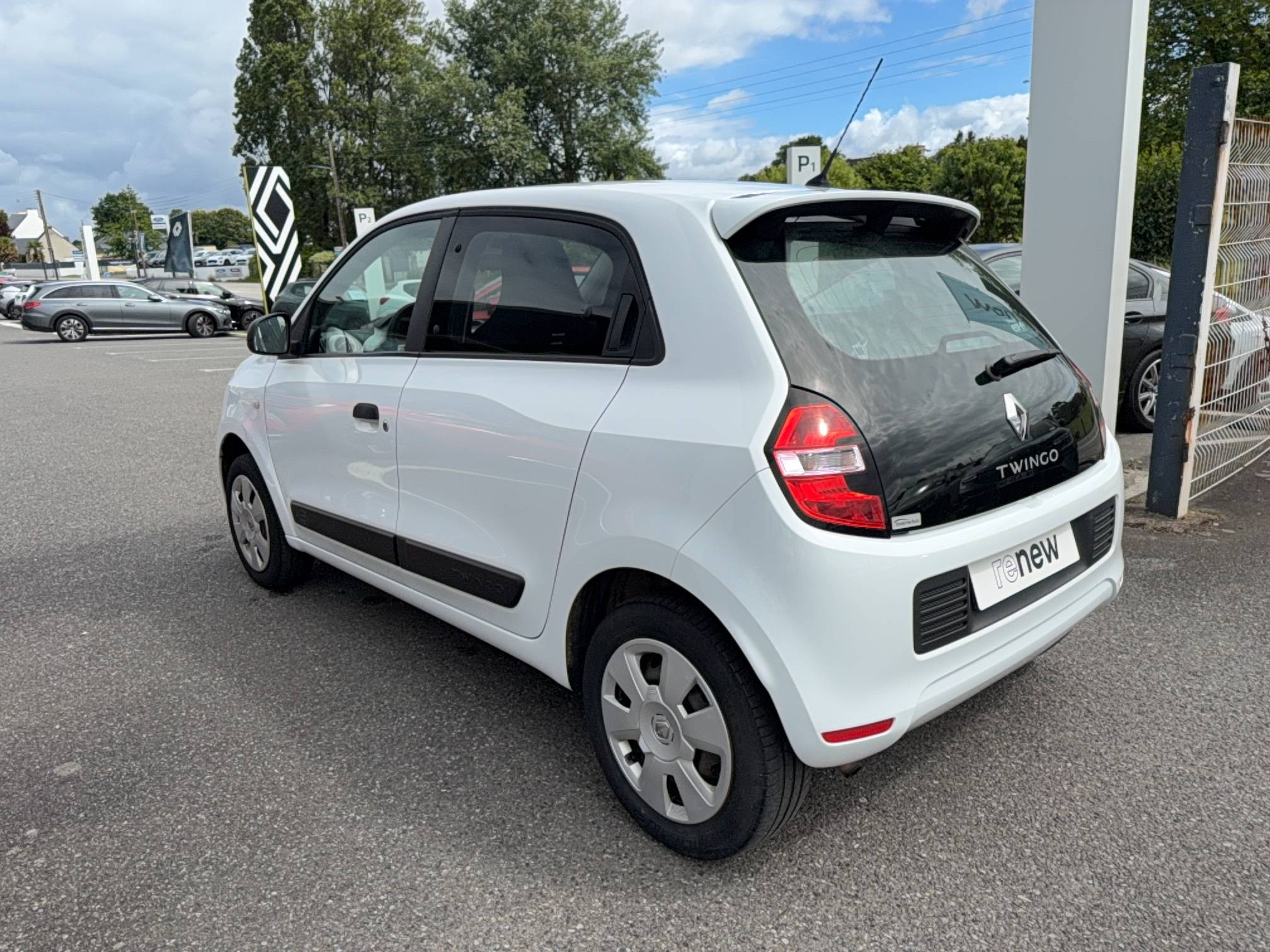 Vente en ligne Renault Twingo 3  1.0 SCe 70 BC au prix de 9 800 €