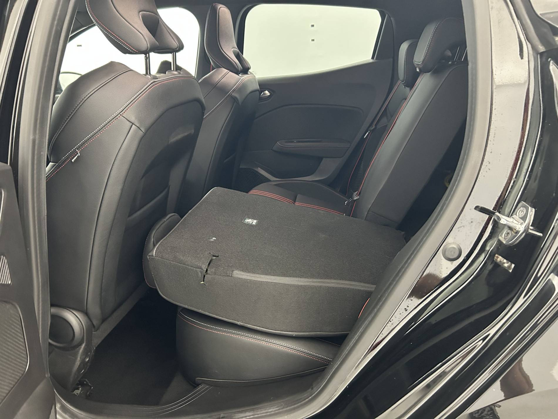 Vente en ligne Renault Clio 5 Clio E-Tech hybride 145 au prix de 17 990 €