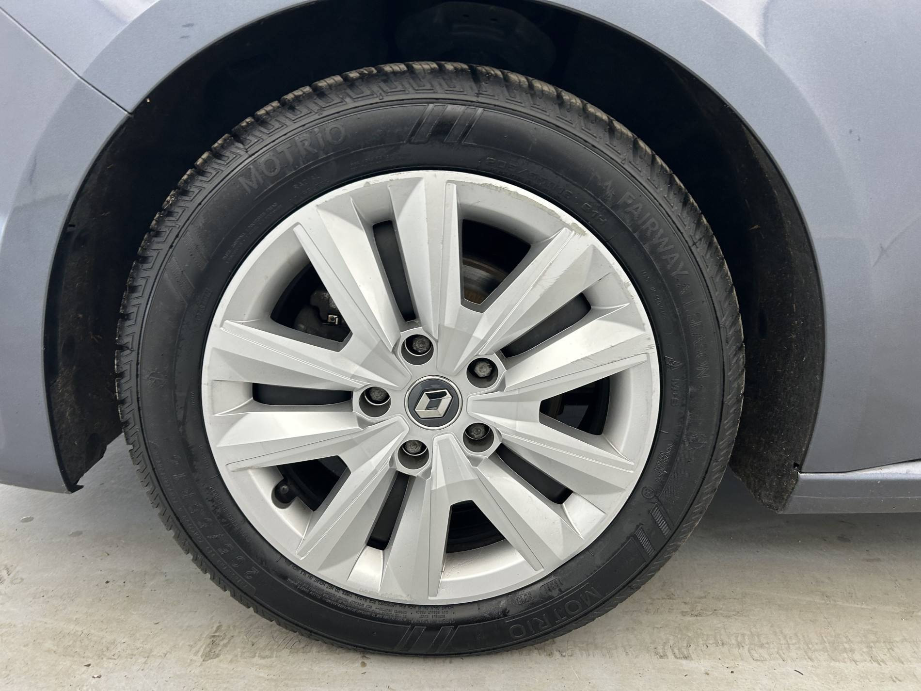 Vente en ligne Renault Megane 4 Mégane IV Berline Blue dCi 115 EDC au prix de 13 790 €