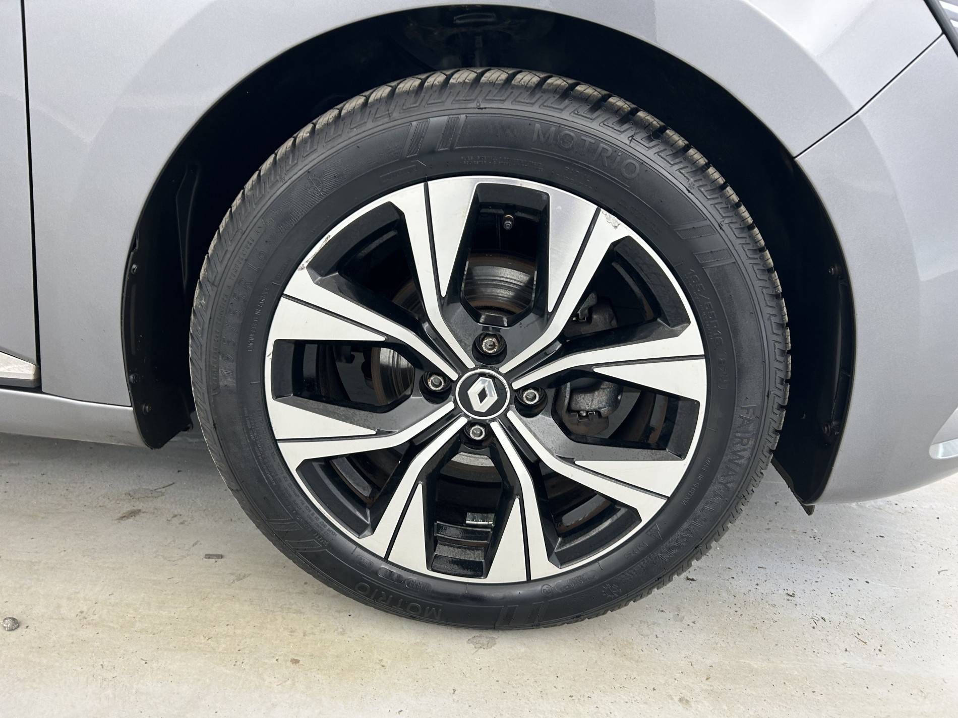 Vente en ligne Renault Clio 5 Clio TCe 90 au prix de 13 790 €