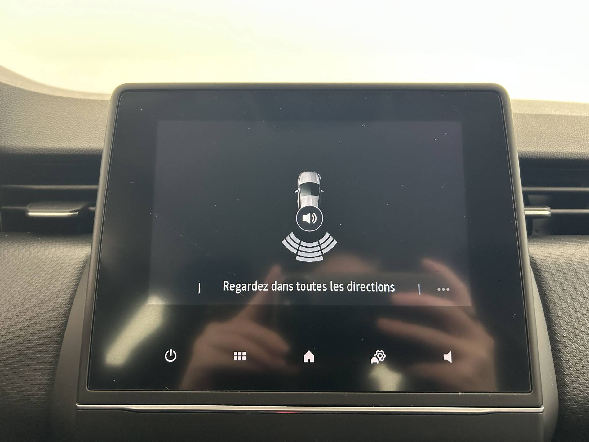 Vente en ligne Renault Clio 5 Clio E-Tech 140 - 21N au prix de 11 990 €