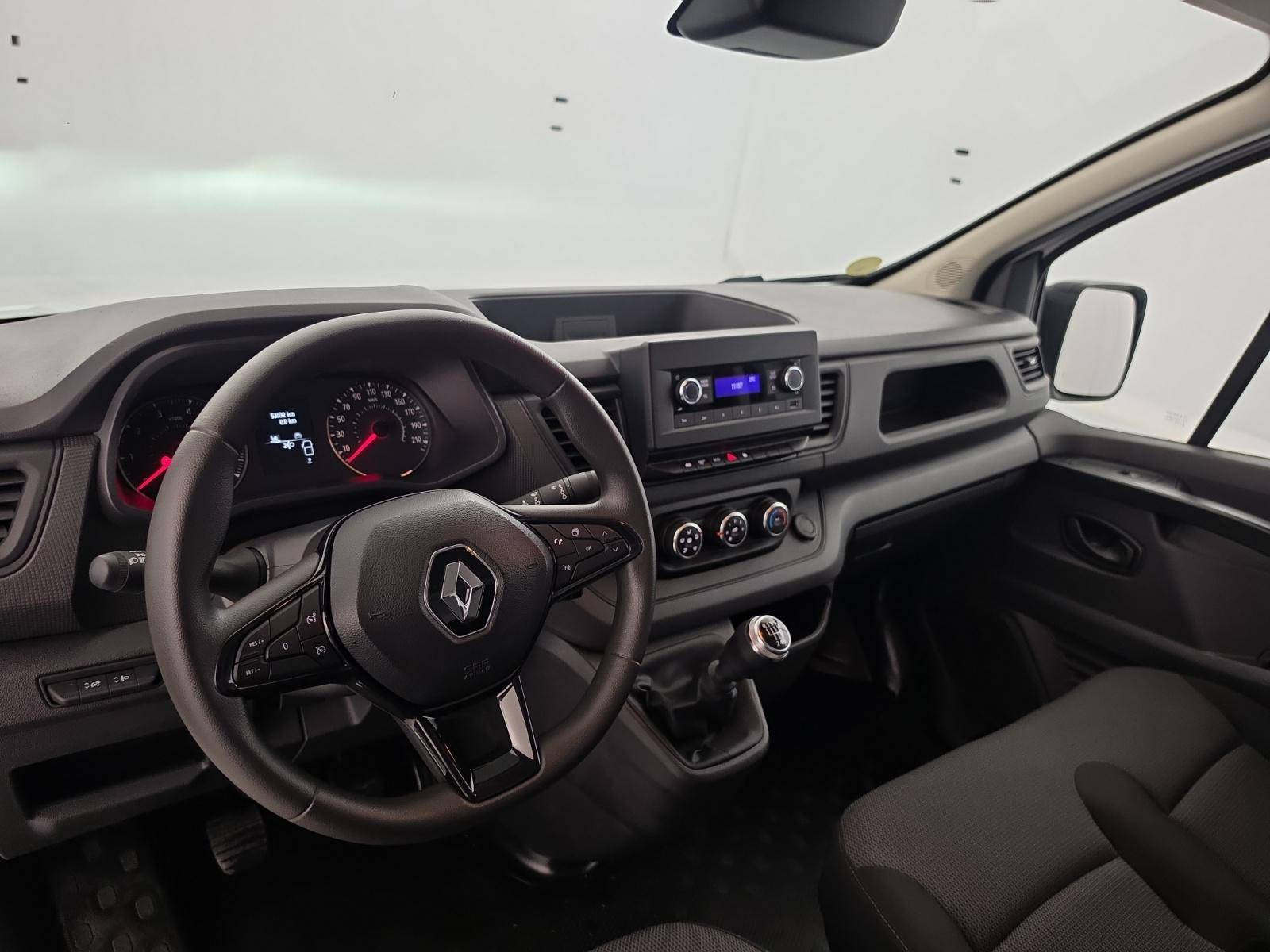 Vente en ligne Renault Trafic 3 Fourgon TRAFIC FG BLUE DCI 130 L1H1 3T GSR2 au prix de 22 990 €