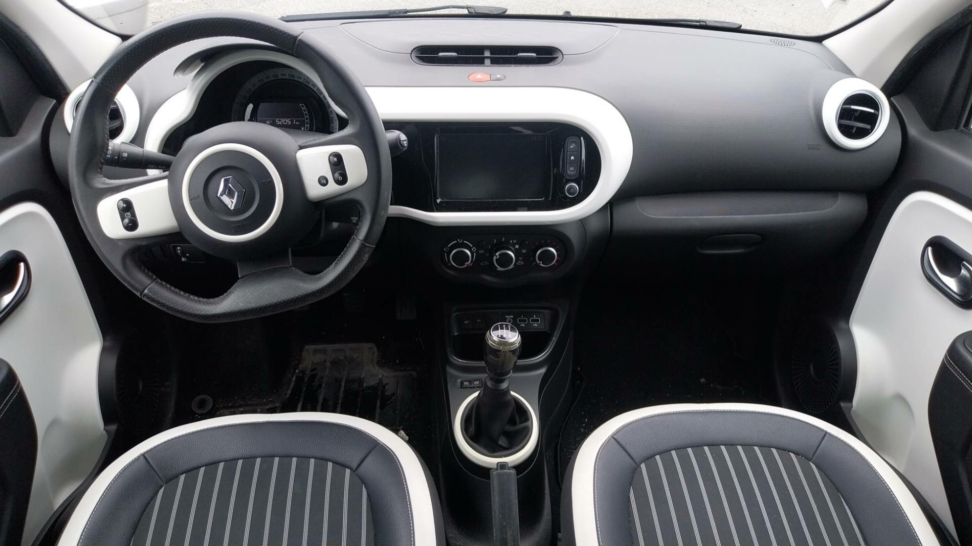 Vente en ligne Renault Twingo 3  TCe 95 au prix de 11 990 €