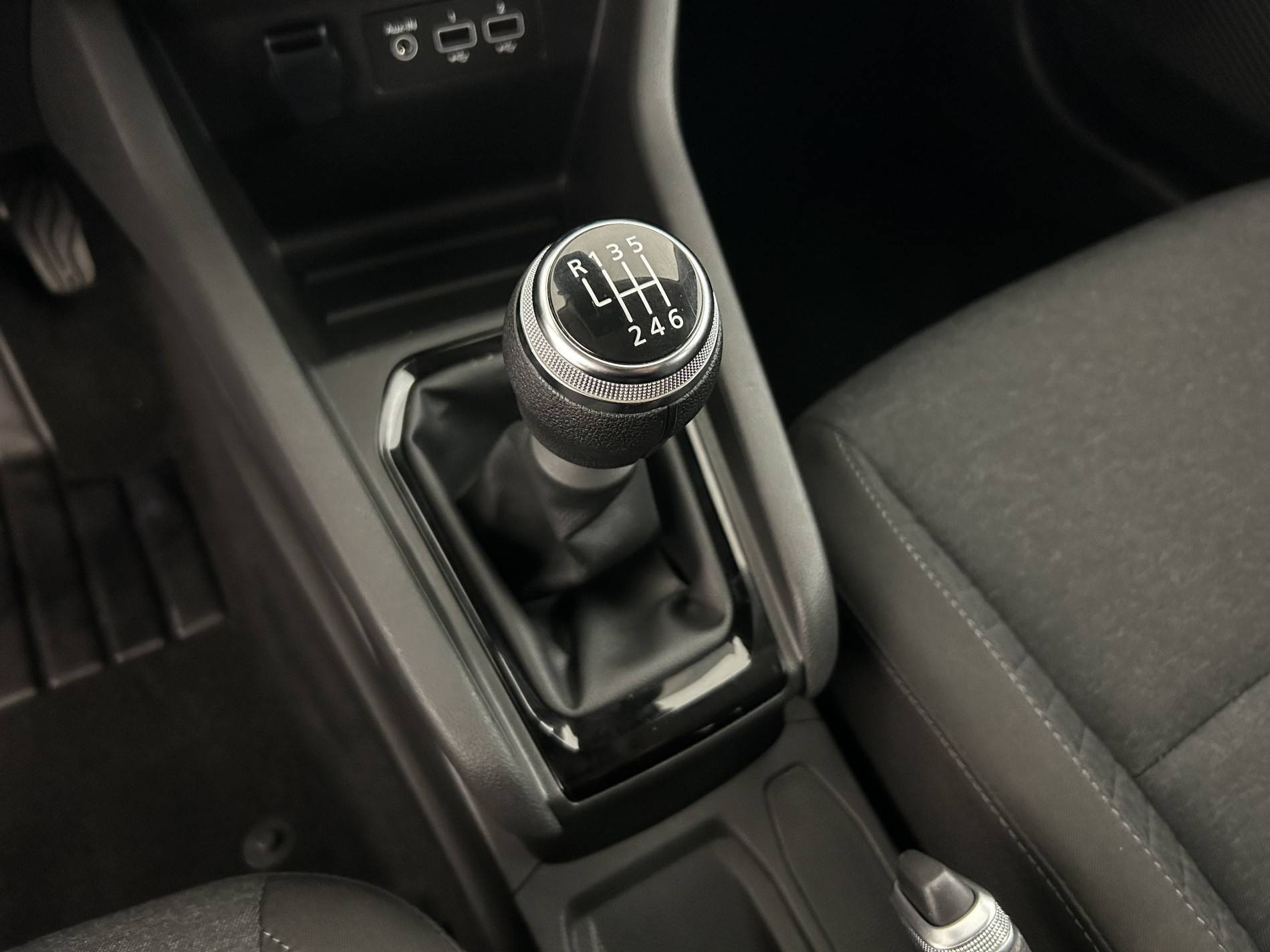 Vente en ligne Renault Clio 5 Clio TCe 90 au prix de 13 890 €