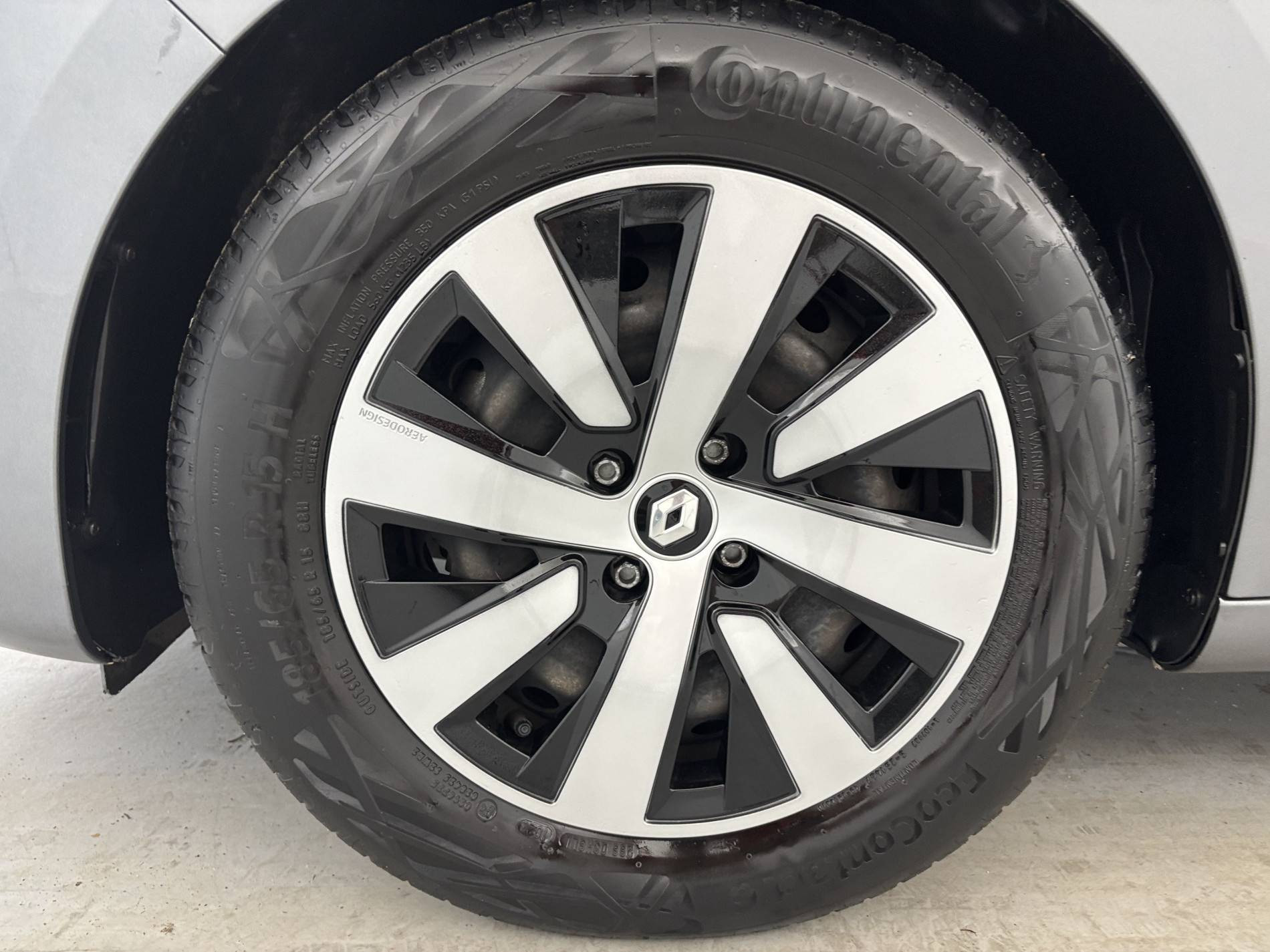 Vente en ligne Renault Clio 5 Clio TCe 90 au prix de 14 990 €