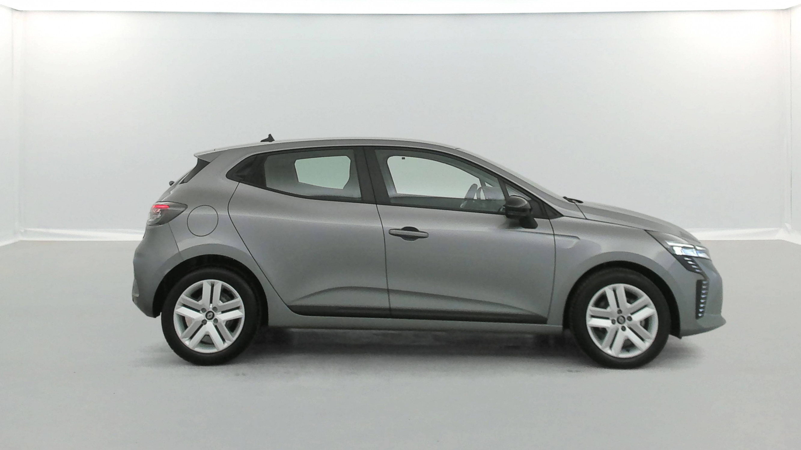 Vente en ligne Renault Clio 5 Clio Blue dCi 100 ch GSR2 au prix de 18 191 €