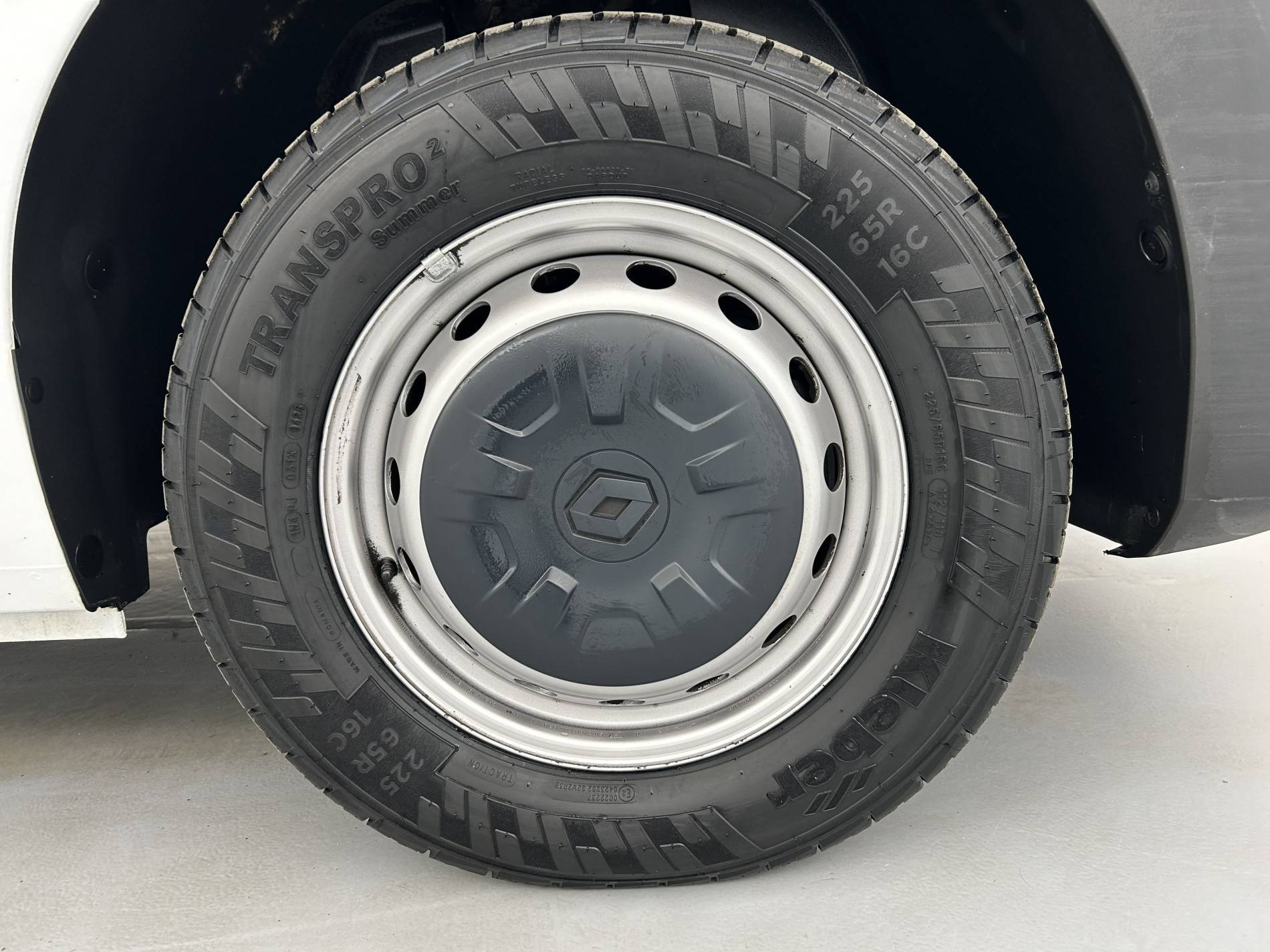 Vente en ligne Renault Master Fourgon MASTER FGN TRAC F3500 L2H2 BLUE DCI 135 au prix de 23 880 €